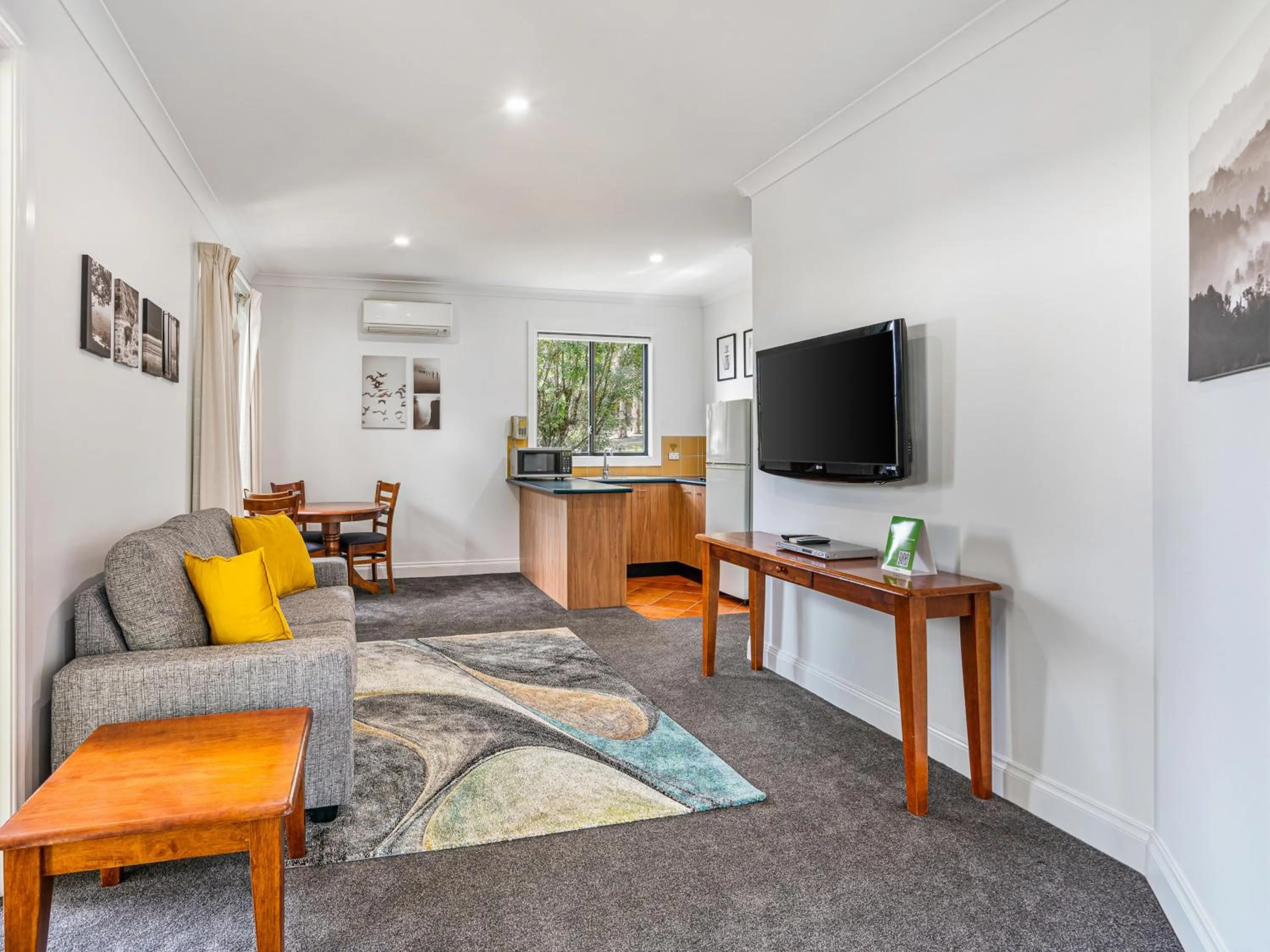 Seating area in Leisure Inn Pokolbin Hill