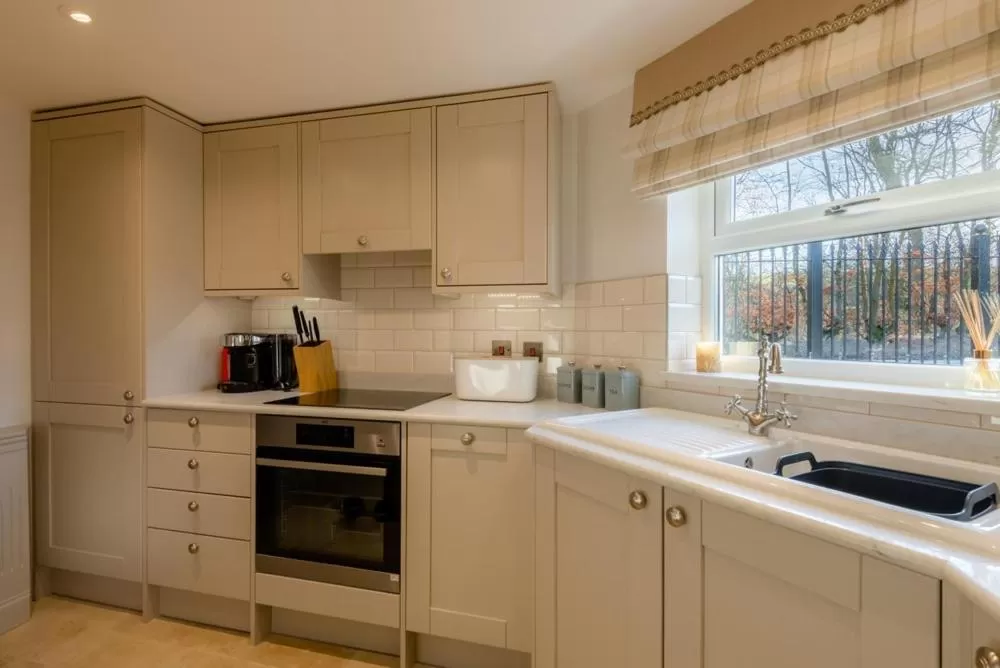 Kitchen or kitchenette in Crossbasket Castle, Hotel & Restaurant