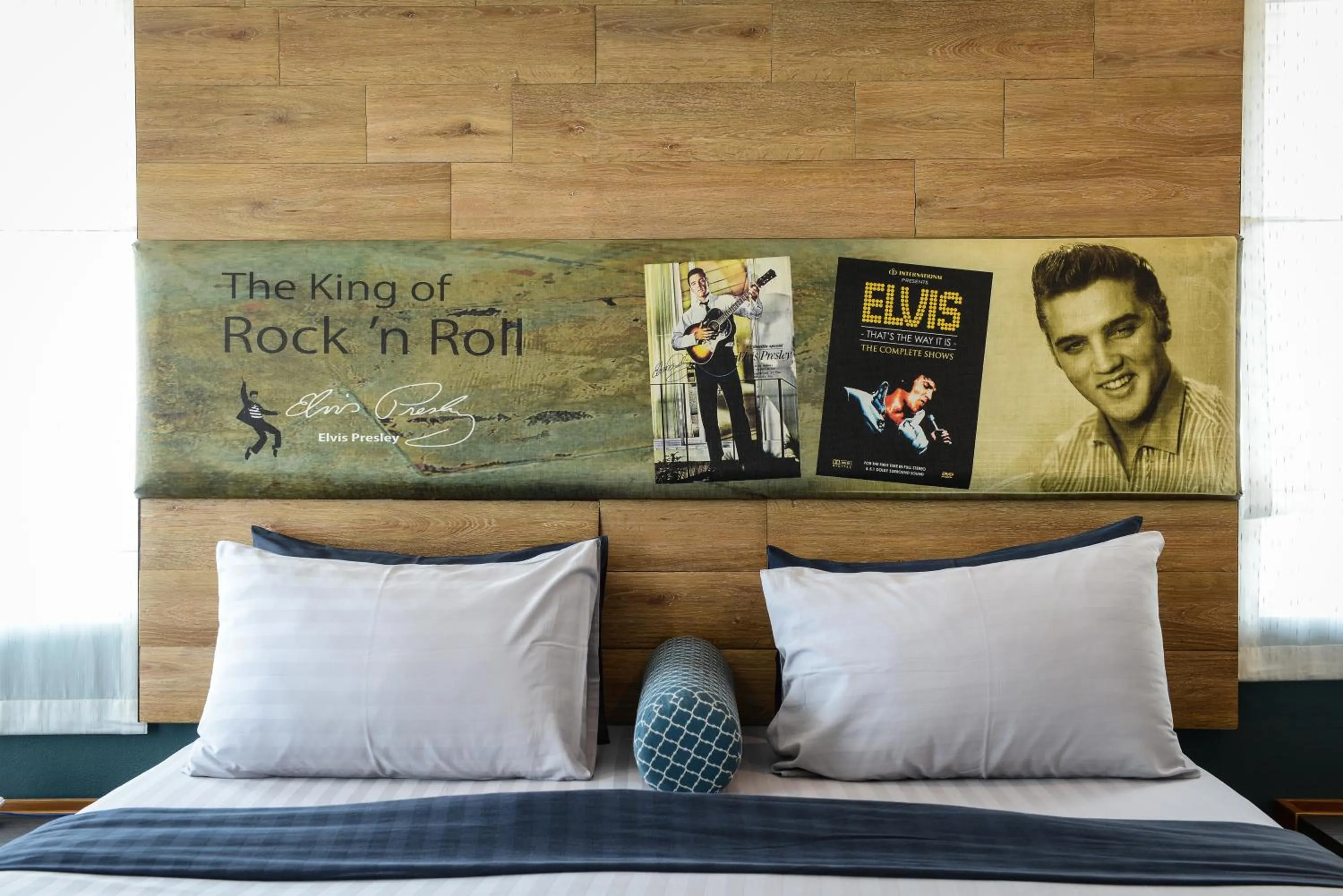 Bed in The River Scene