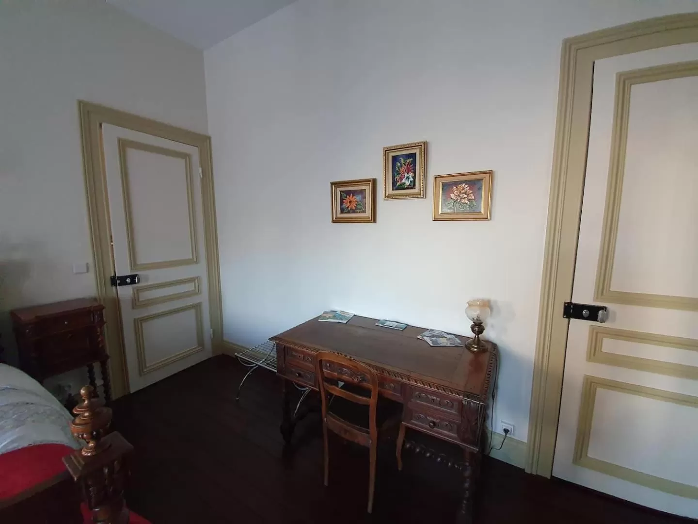 Decorative detail, Bed in B & B Les Secrets des Loges