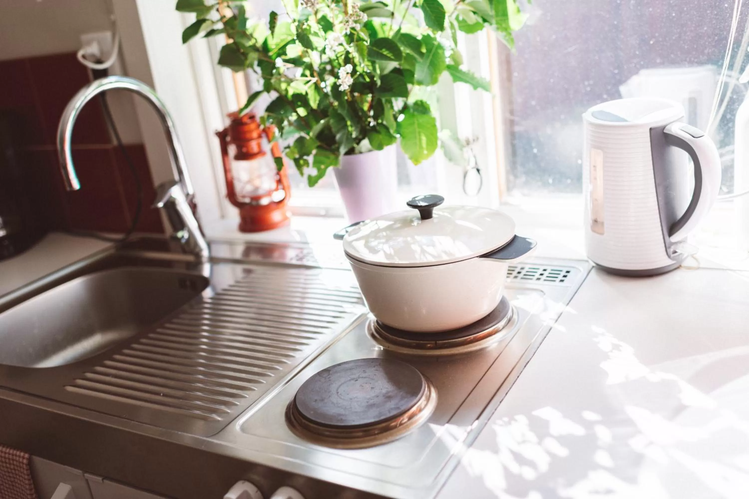 Property building in Woodstock B&B & Studio Apartments