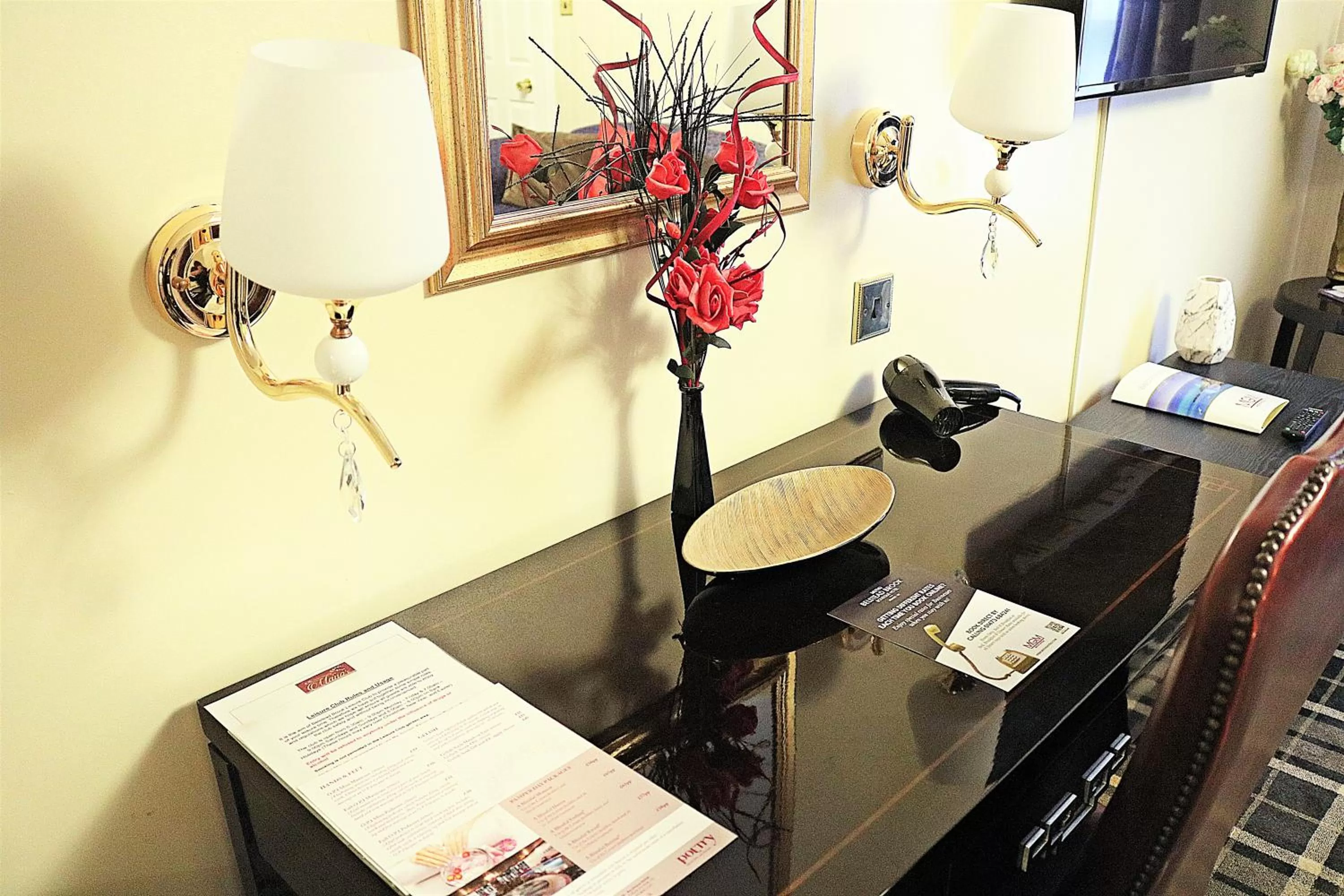 Seating area in Muthu Belstead Brook Hotel