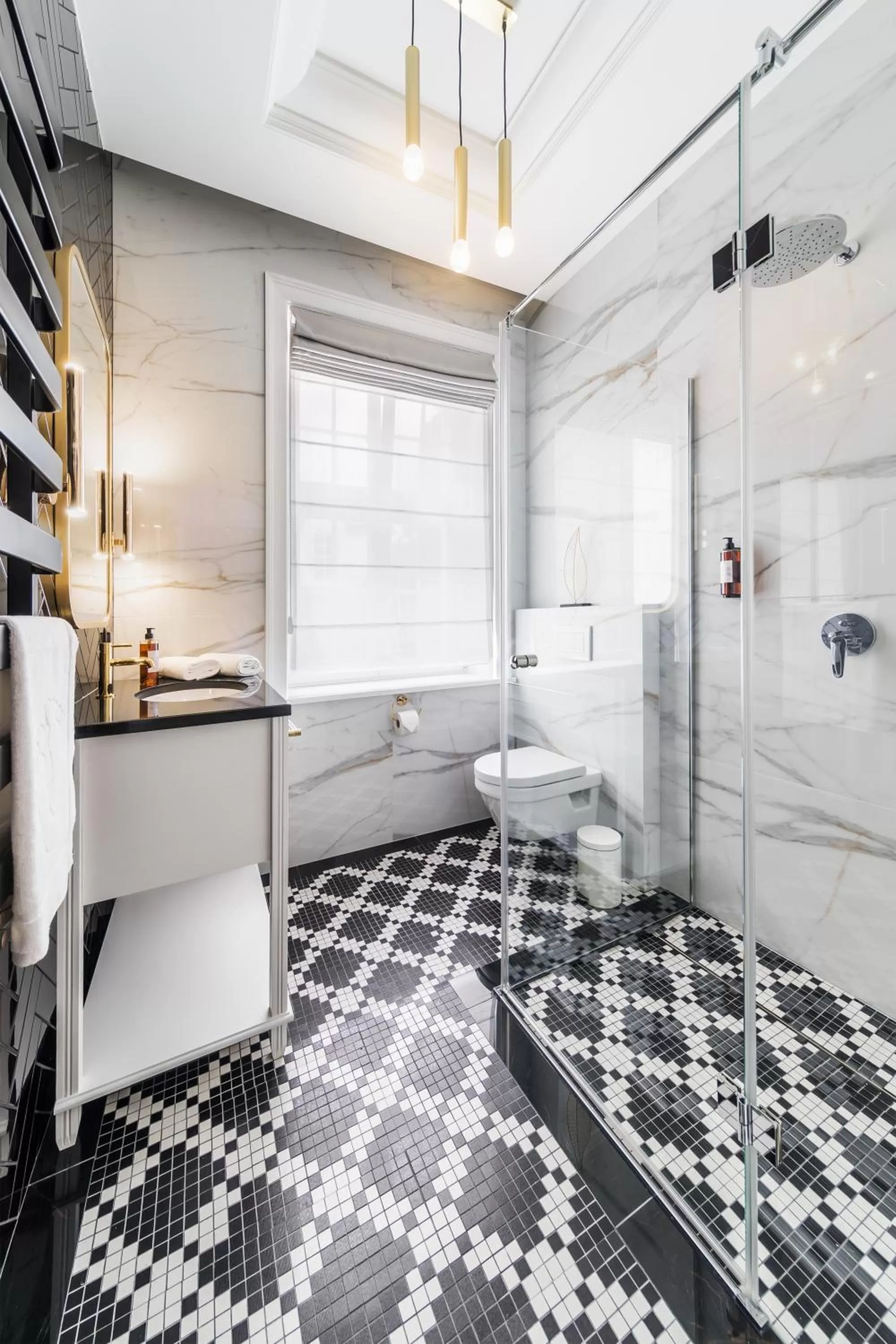 Bathroom, Bed in H Aparthotel