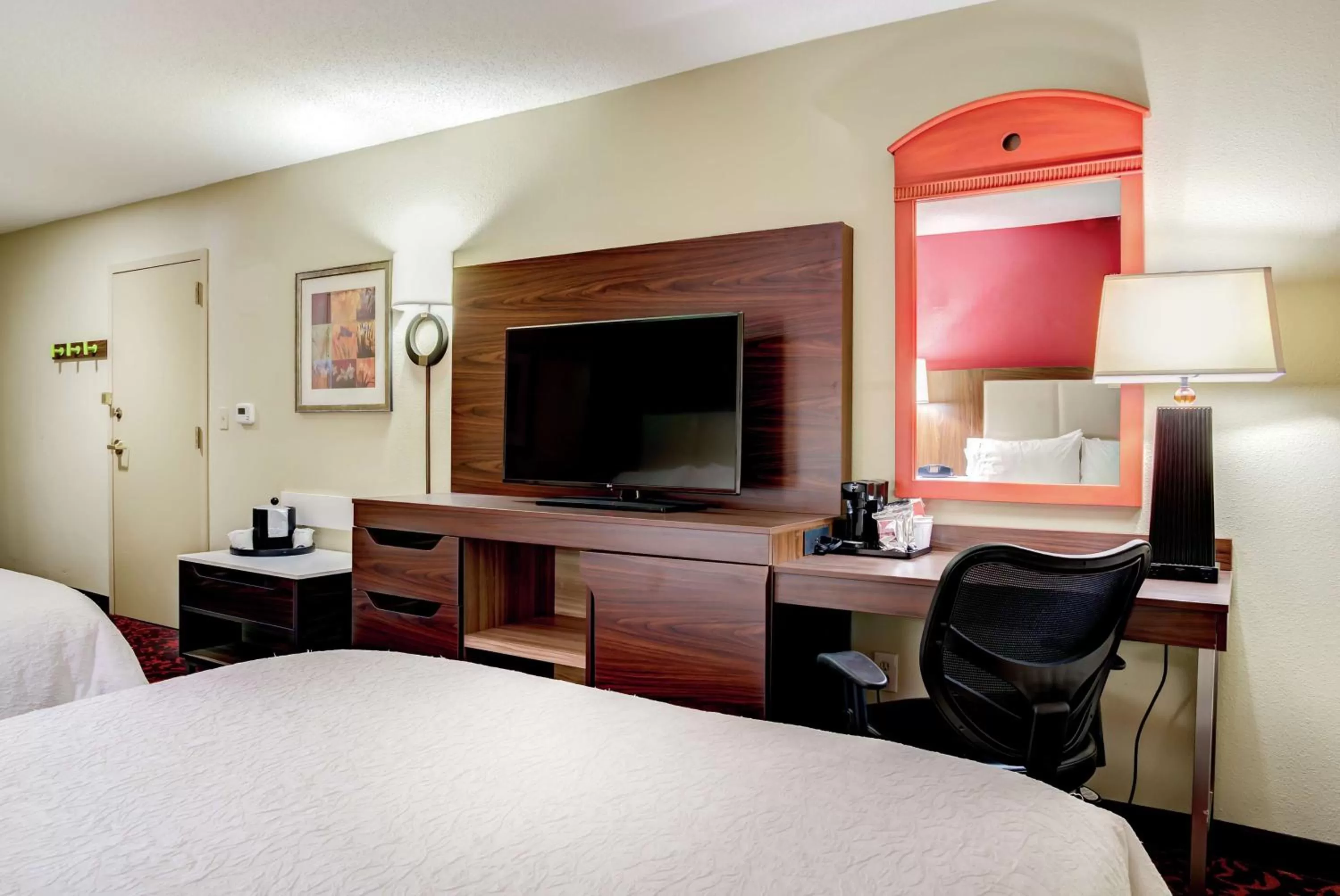 Bedroom, Bed in Hampton Inn St. Joseph