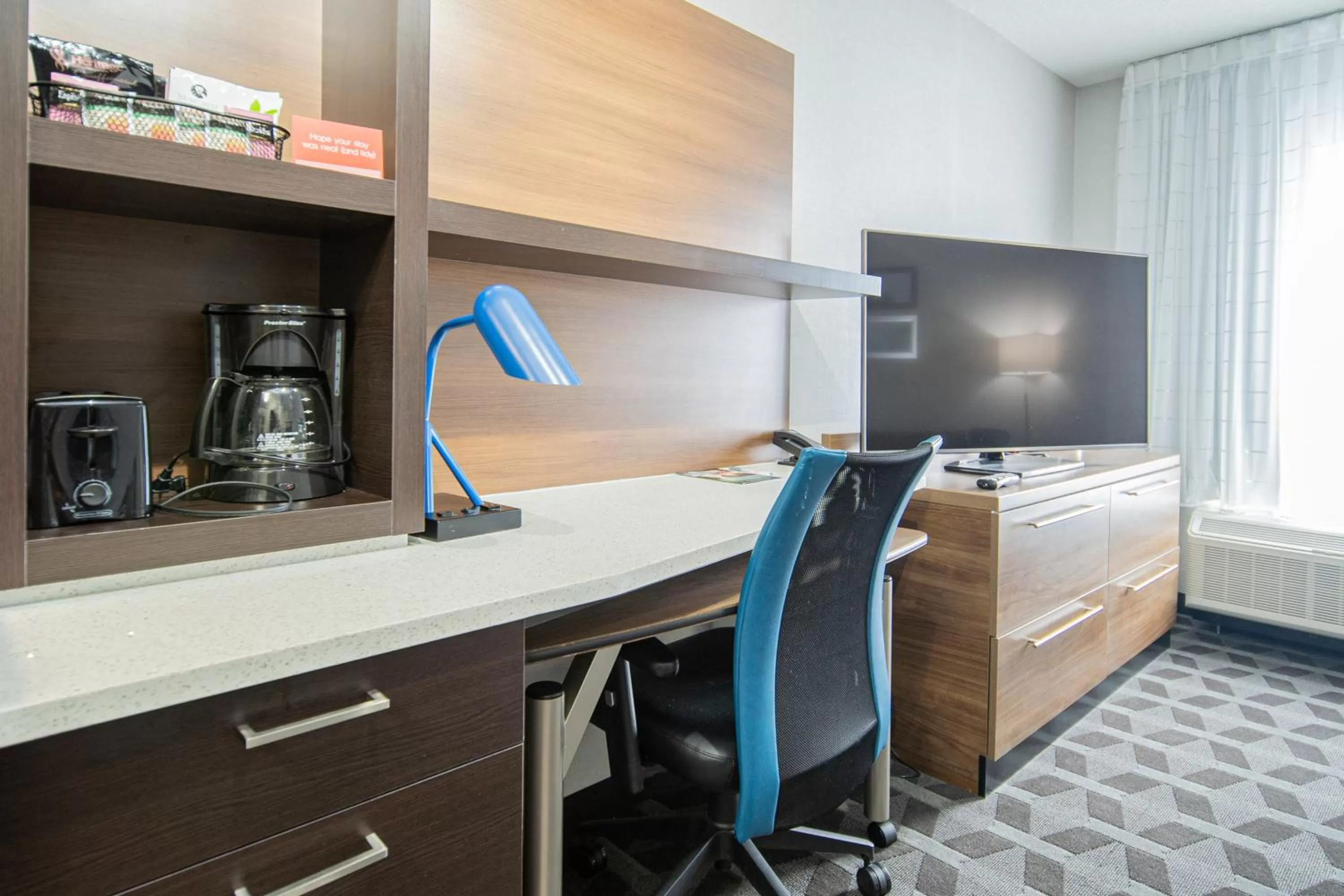 Living room in TownePlace Suites by Marriott Brantford and Conference Centre