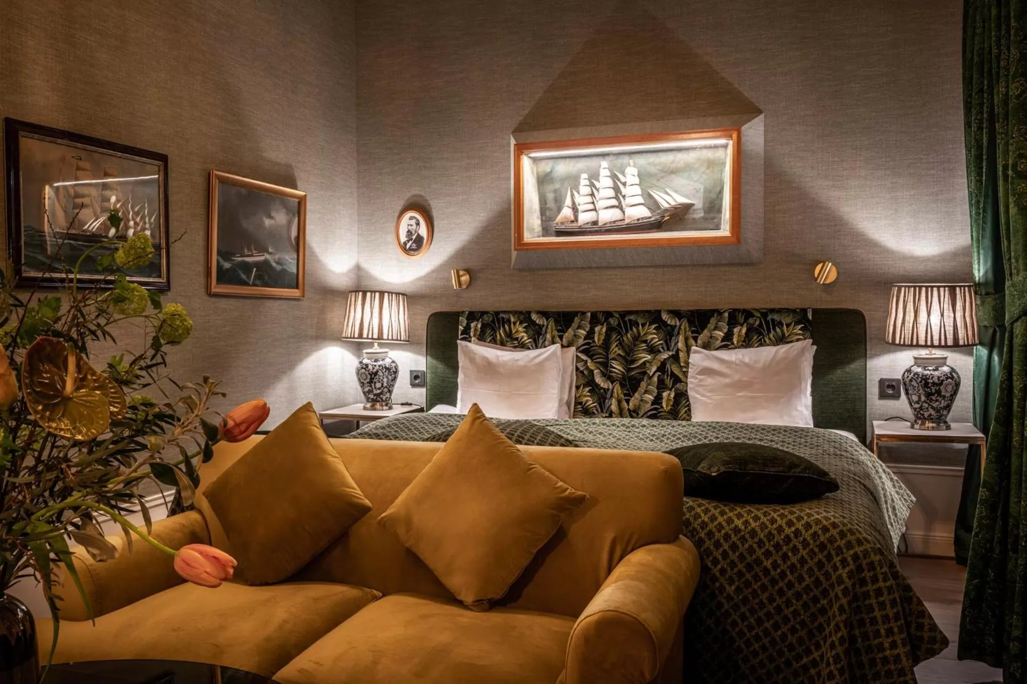 Photo of the whole room, Bed in Victory Hotel