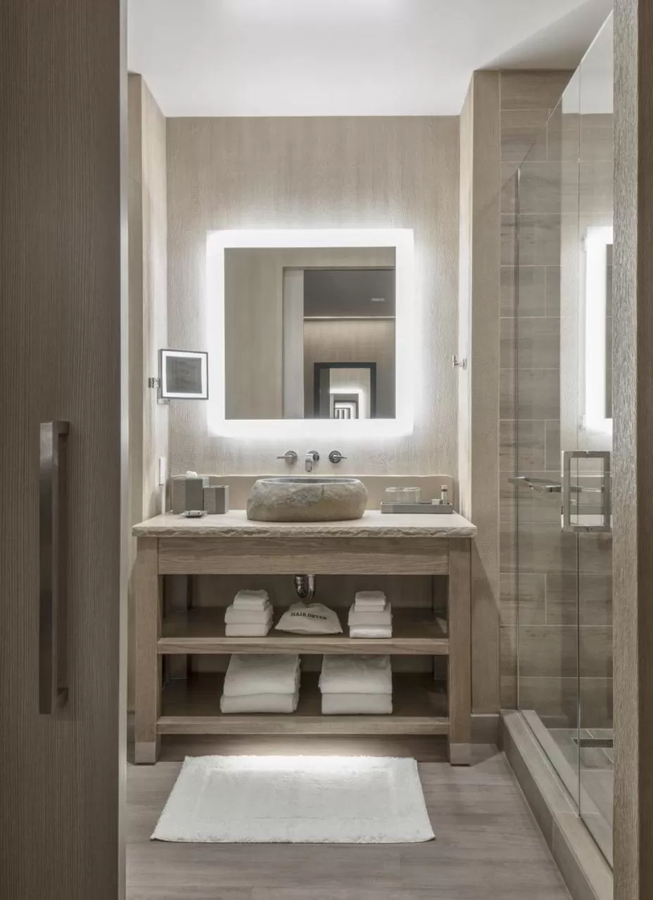 Shower in Hotel Chaco