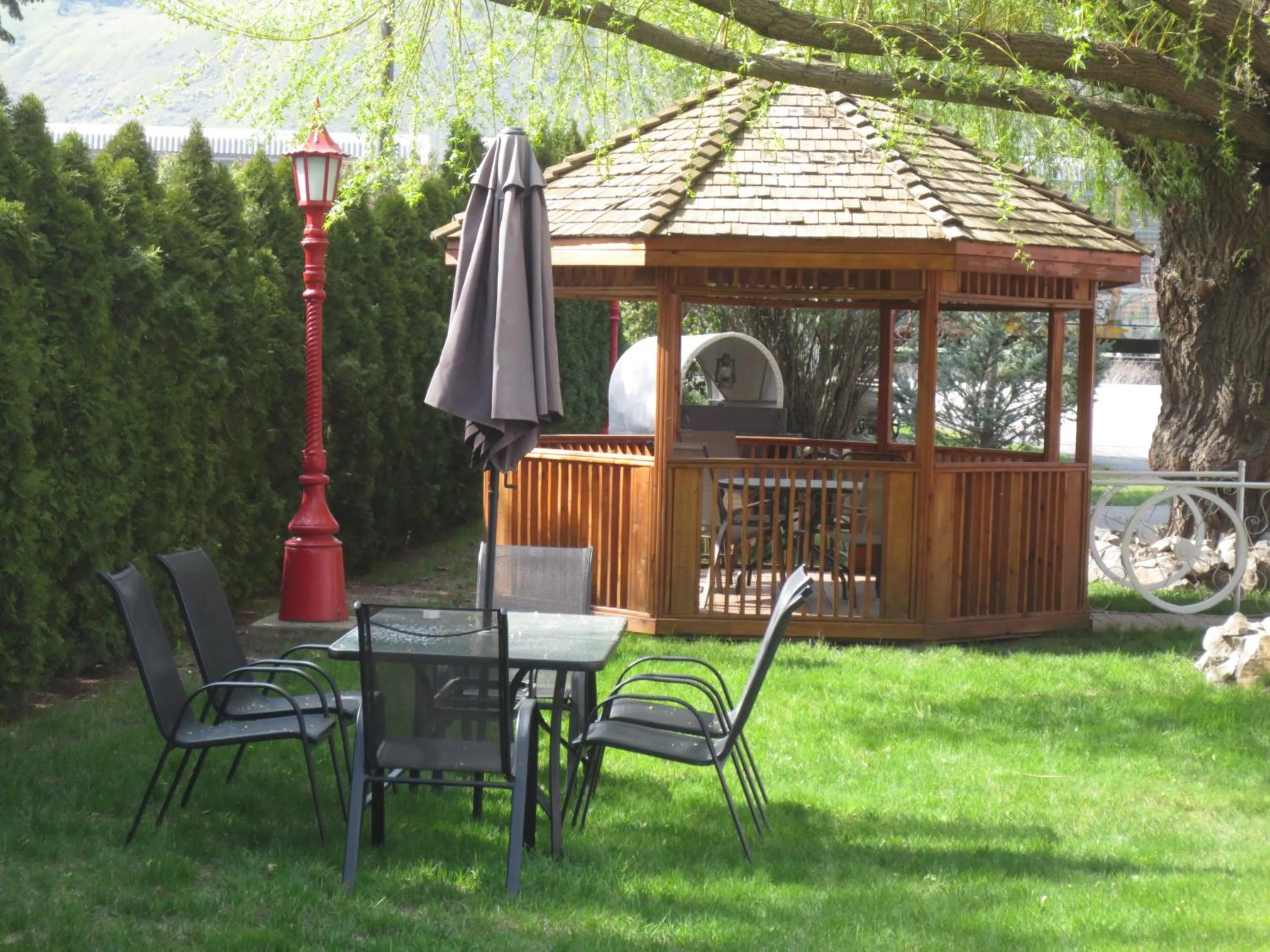 Area and facilities in Overlander Motel