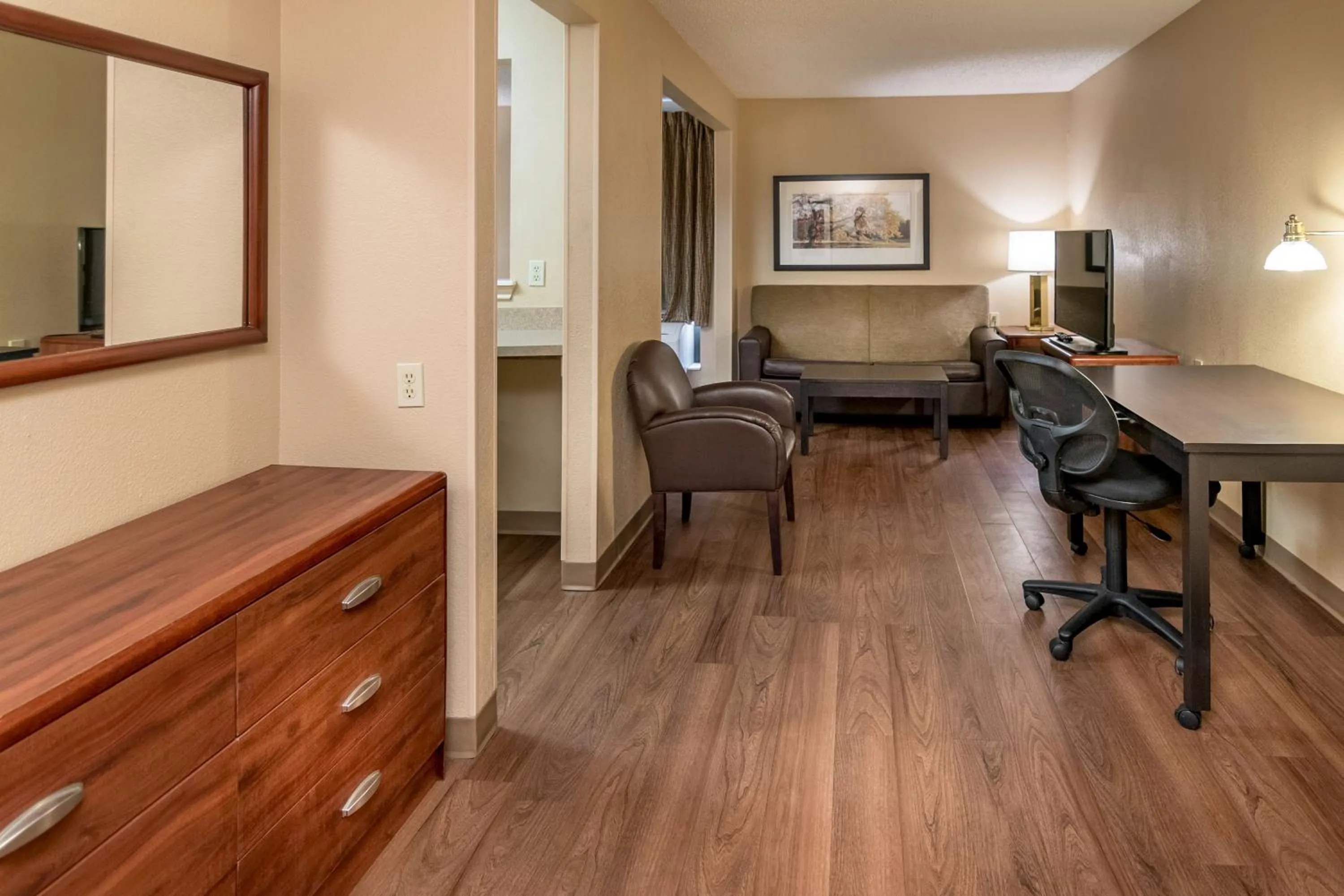 Photo of the whole room in Extended Stay America Suites - Tulsa - Midtown