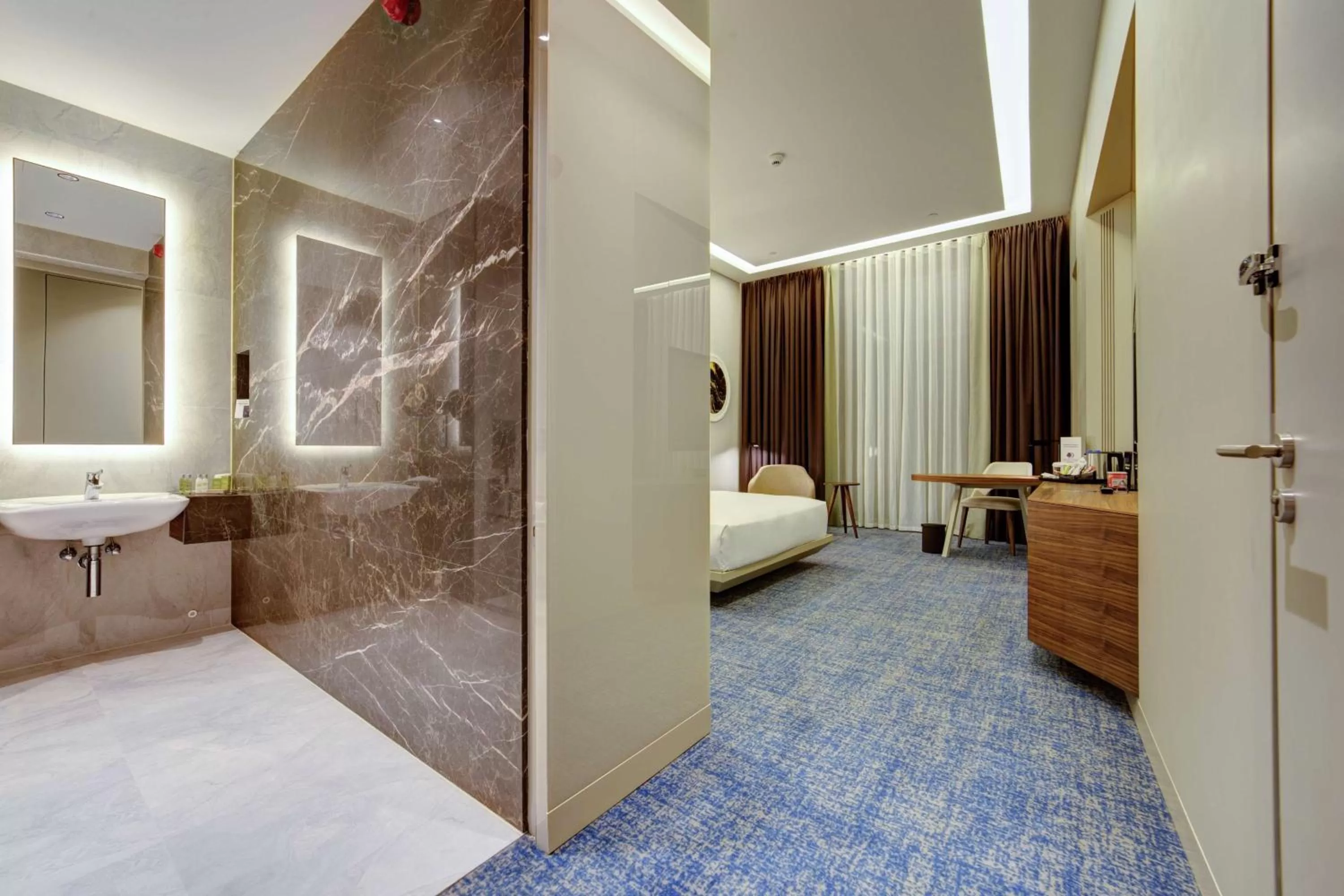 Bathroom, Bed in DoubleTree by Hilton Adana