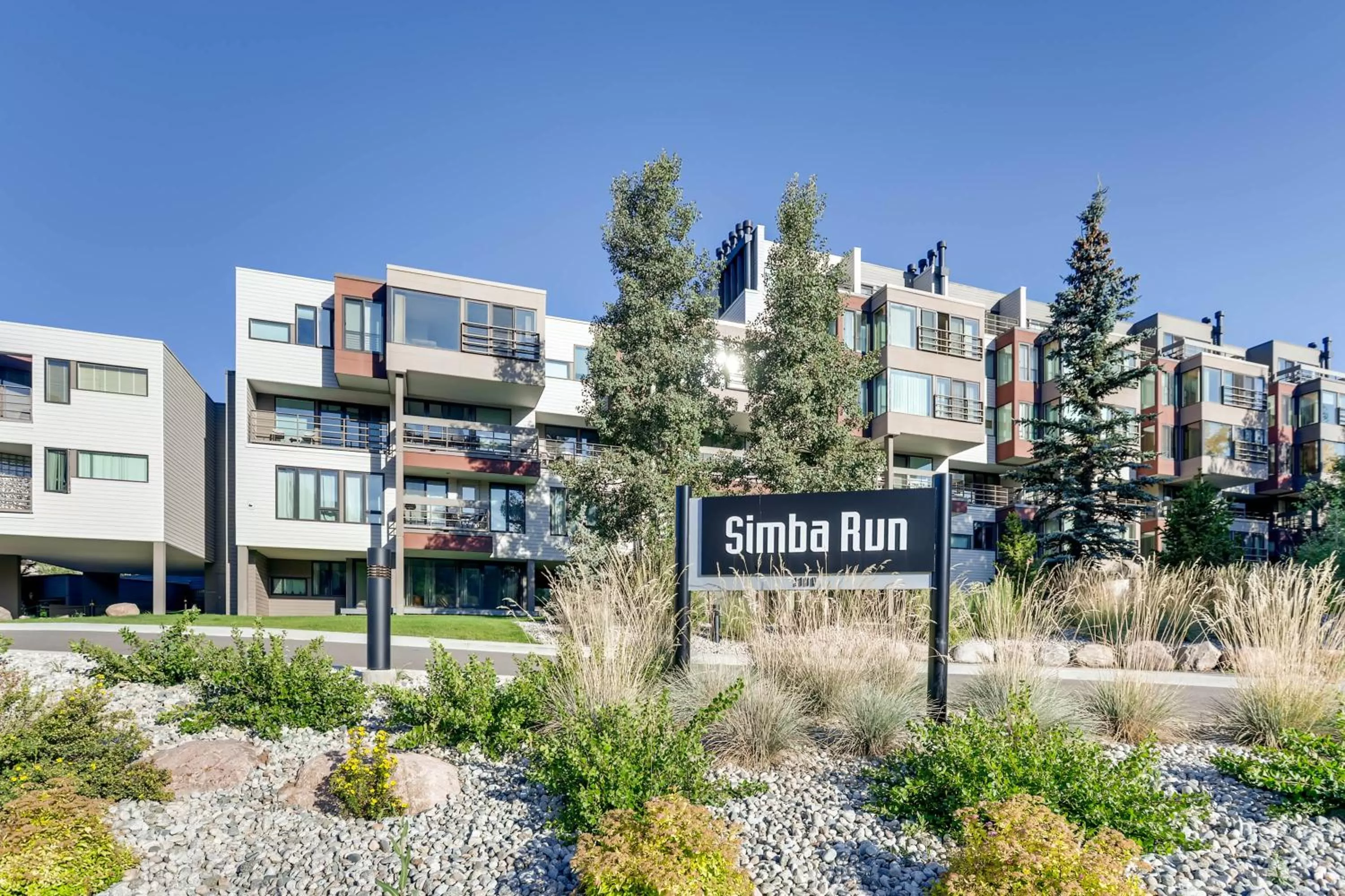 Property building in Simba Run Vail Condominiums