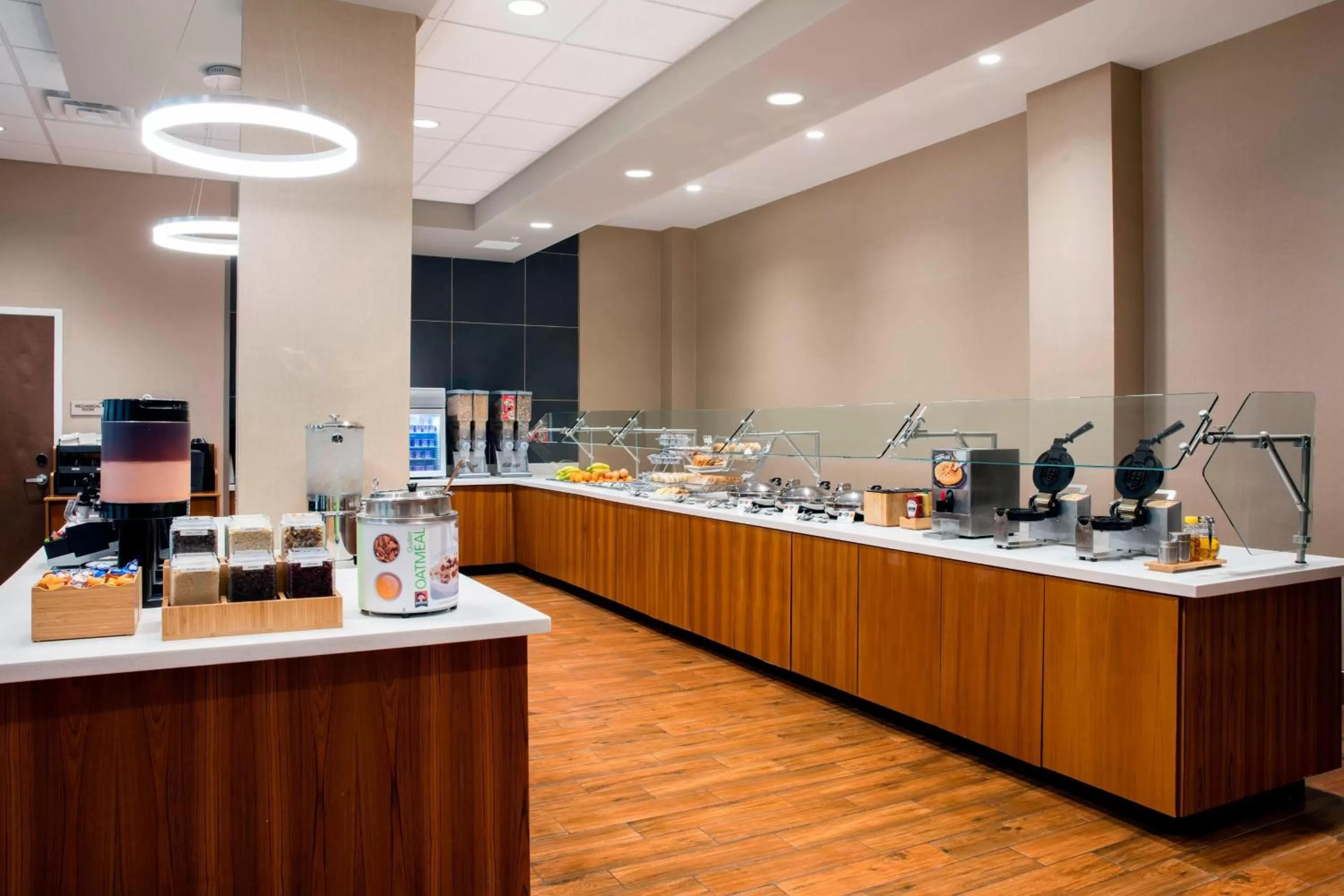 Breakfast in SpringHill Suites by Marriott Orlando at FLAMINGO CROSSINGS Town Center-Western Entrance