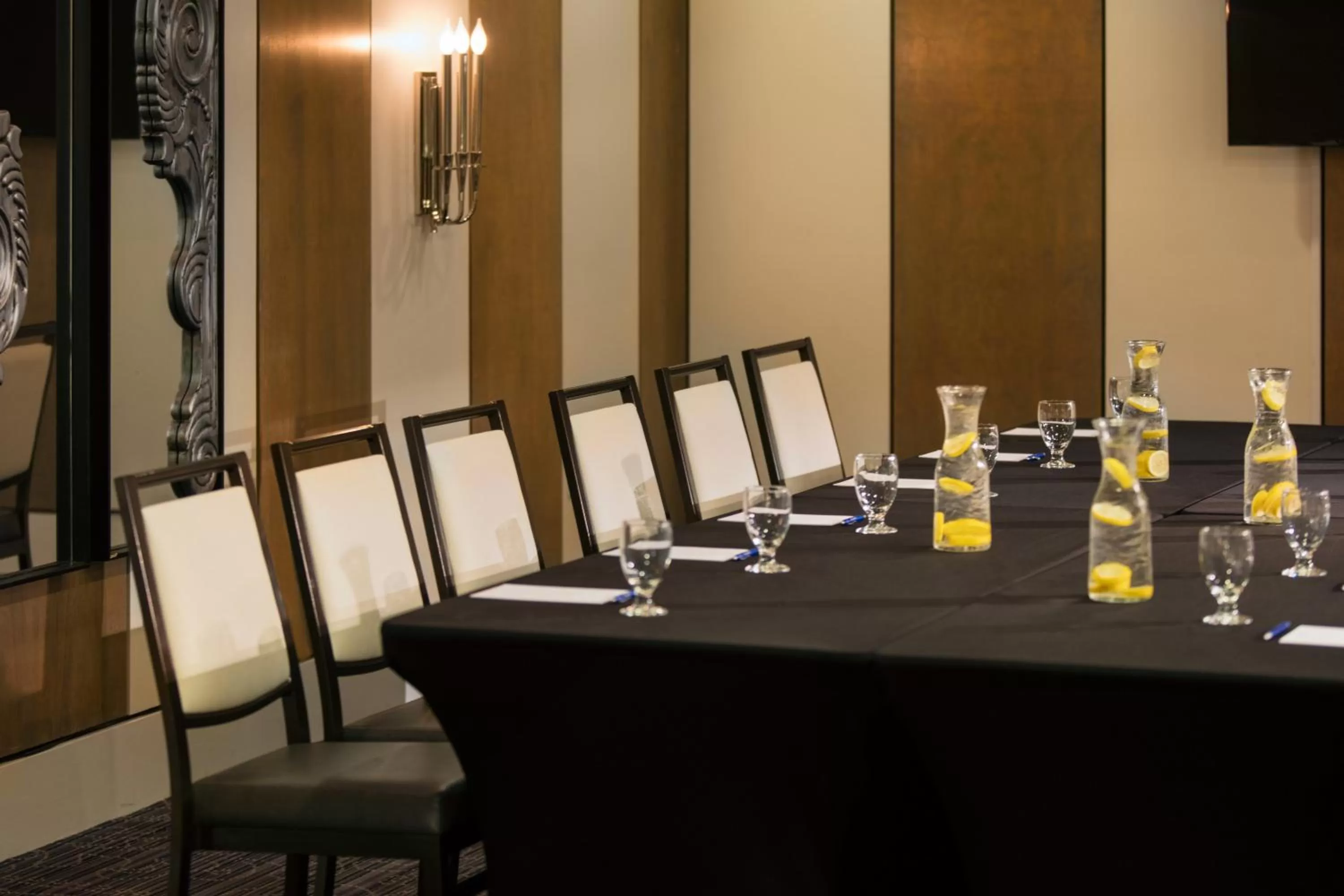 Meeting/conference room in Kimpton George Hotel by IHG