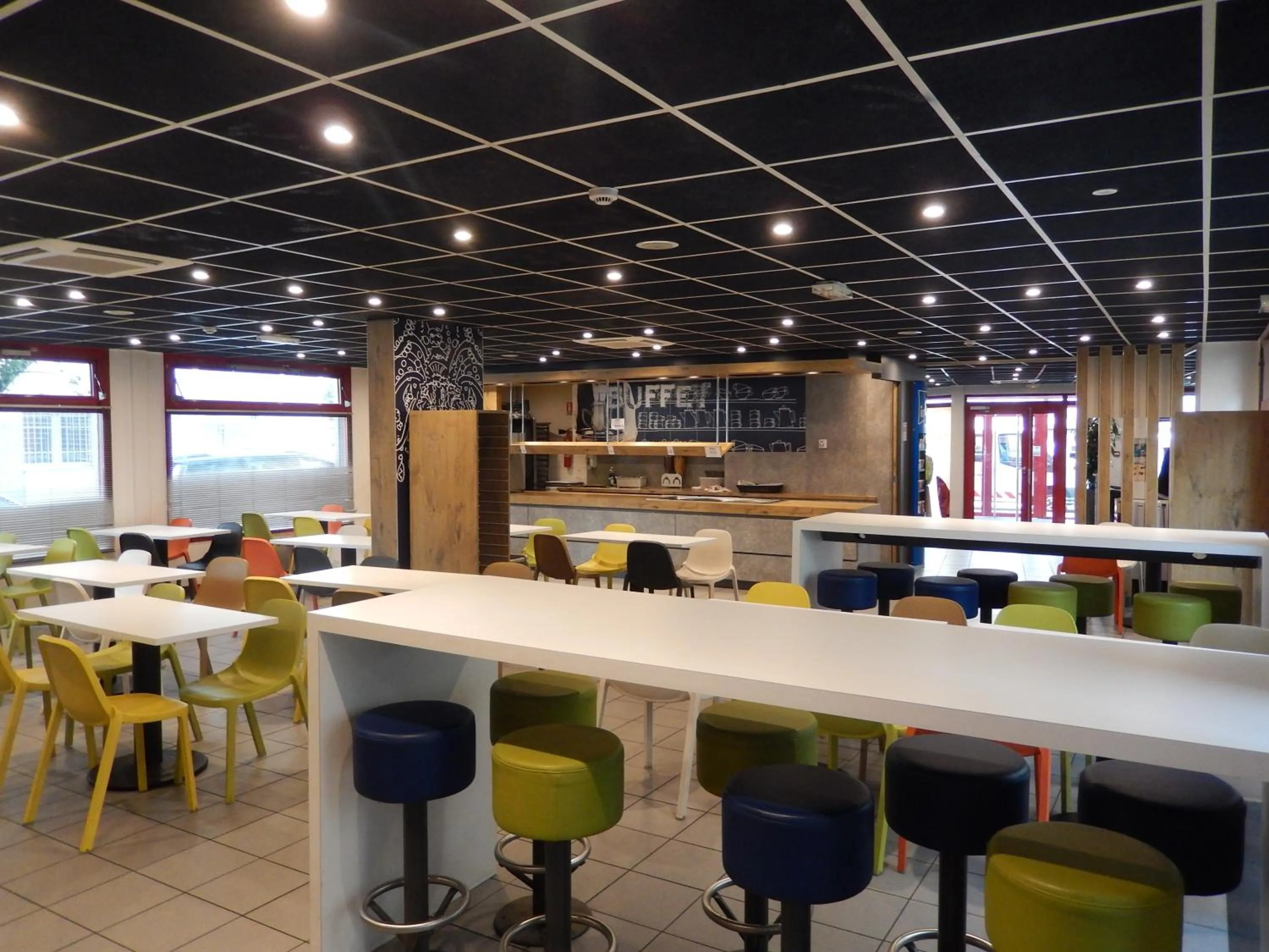 Restaurant/places to eat in ibis budget Paris Porte d'Italie Est