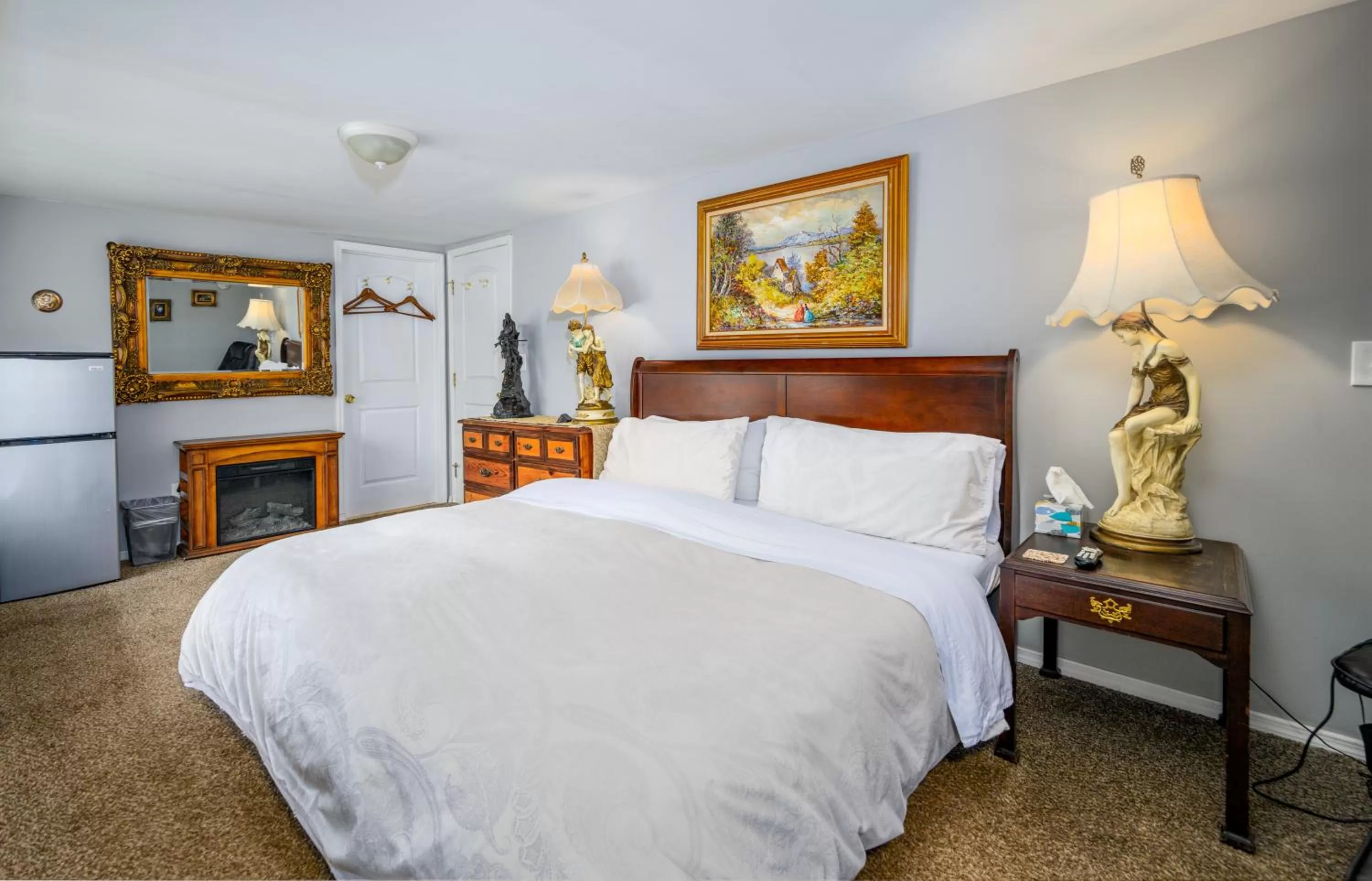 Bed in Mountain Treasure Bed and Breakfast