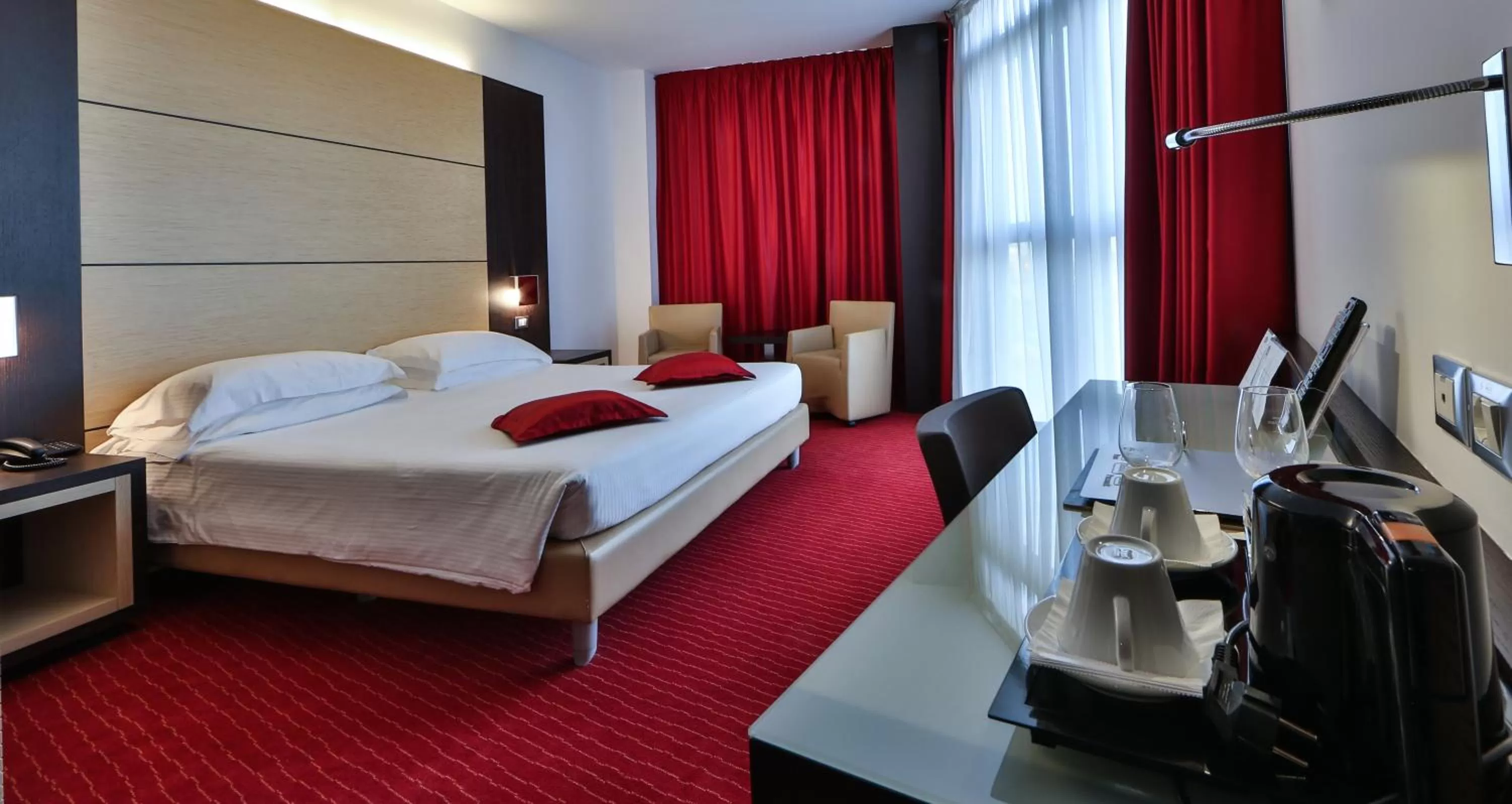 Shower, Bed in Best Western Plus Hotel Galileo Padova