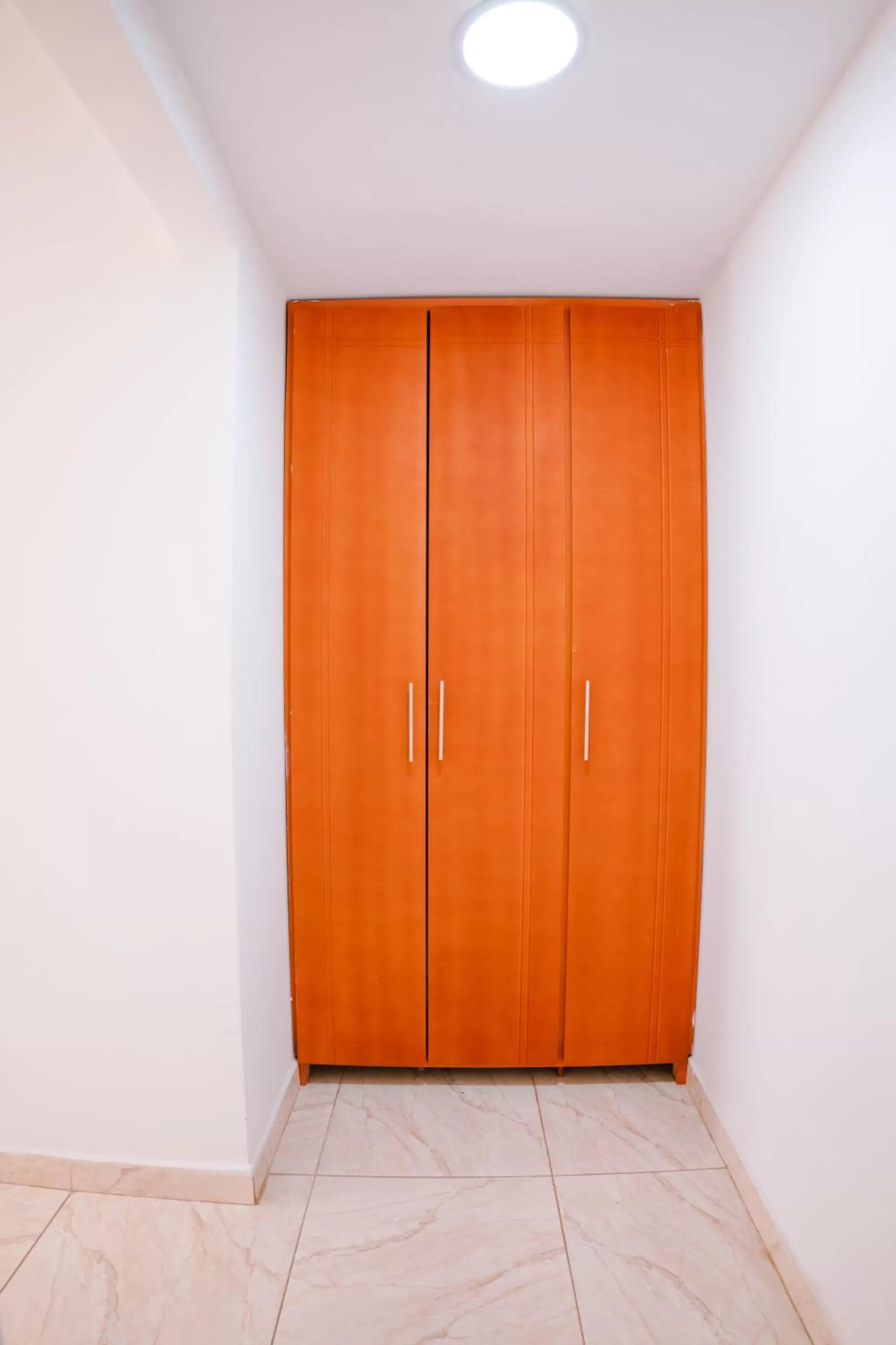 wardrobe in ZOJO MARiNA BAY