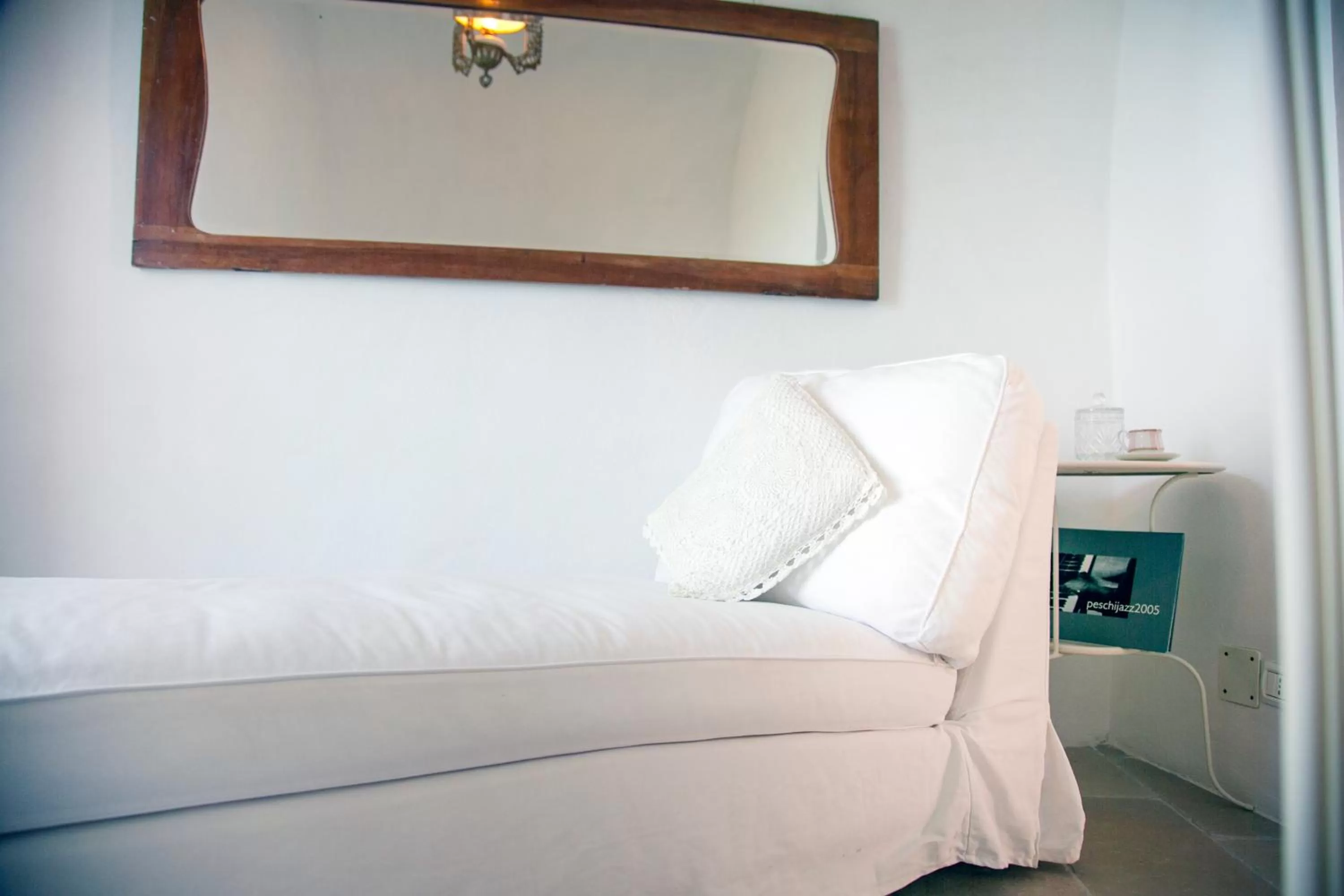 Living room, Bed in dimore di portadibasso