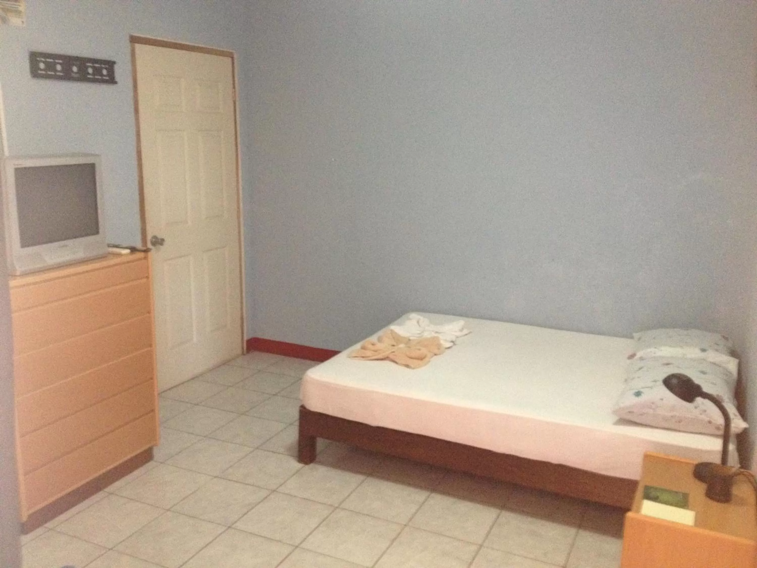 Shower, Bed in Hotel Valerie