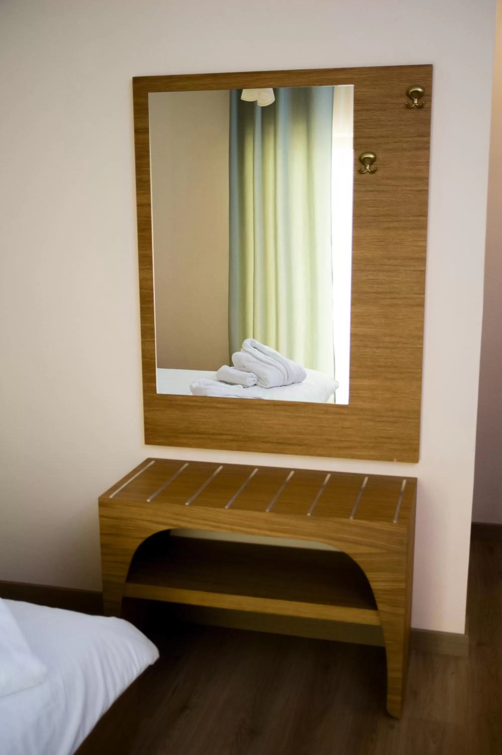 Photo of the whole room, Bed in Olympion