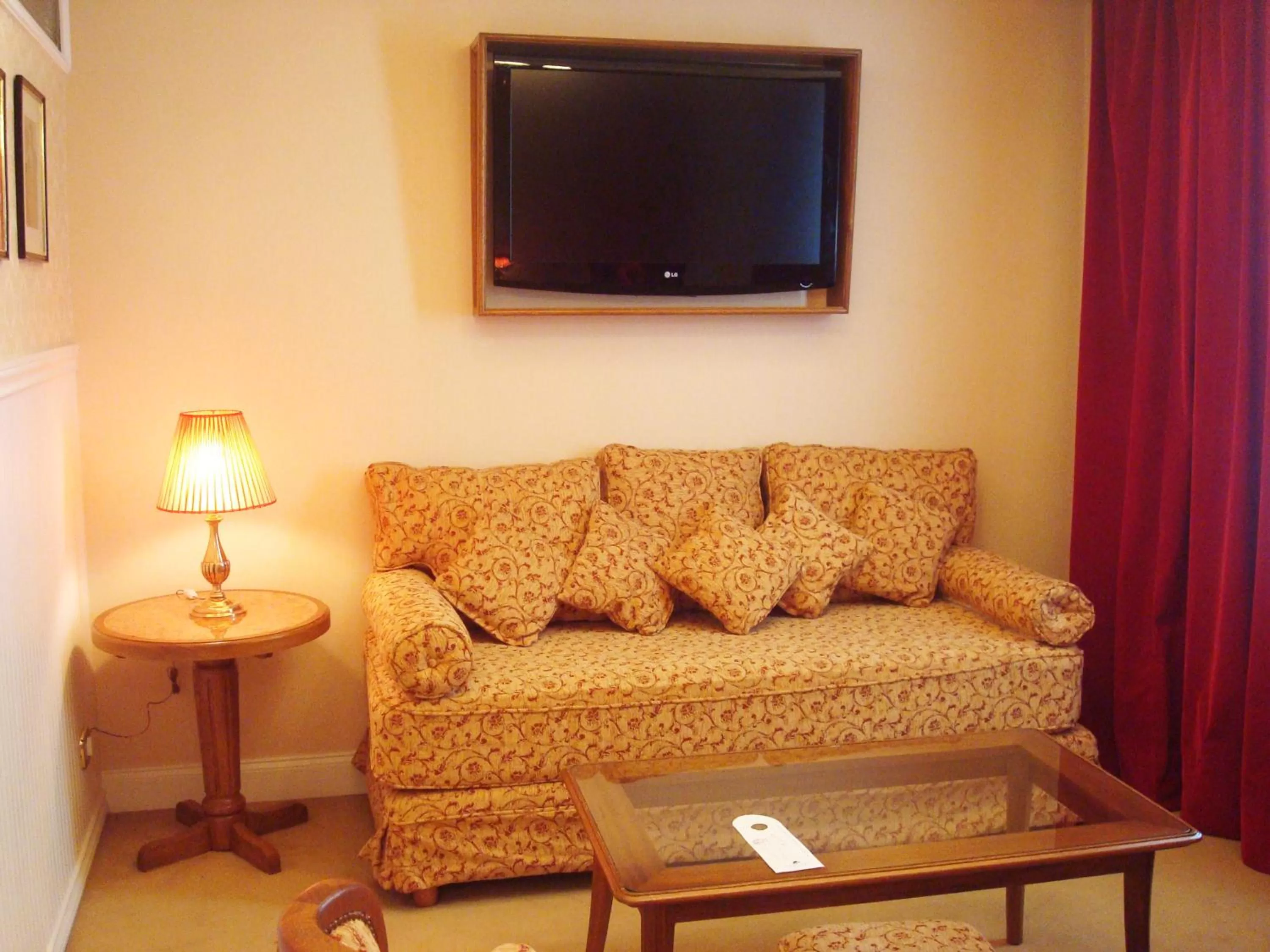 TV and multimedia in Tanguero Hotel Boutique Antique