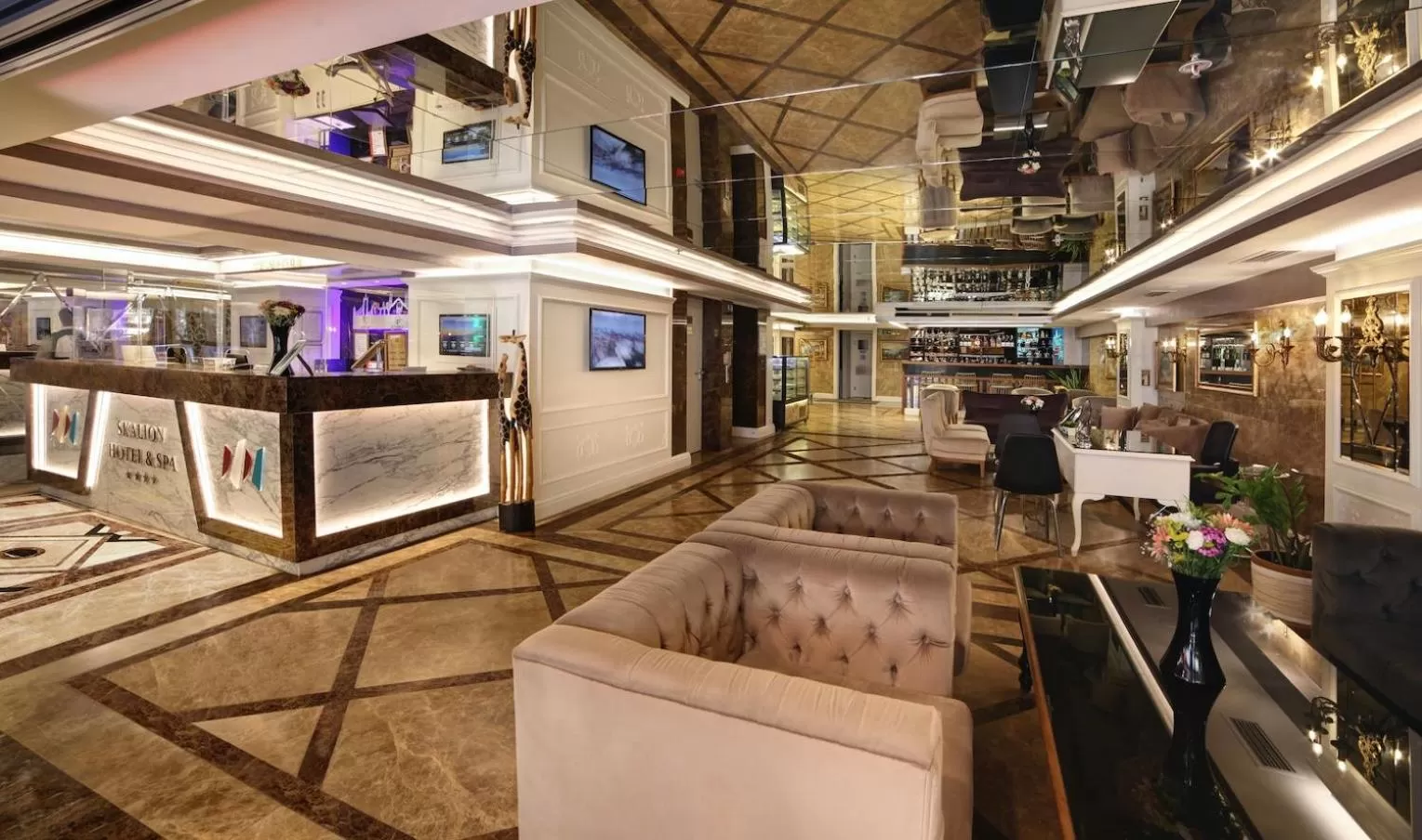 Lobby or reception in Skalion Hotel