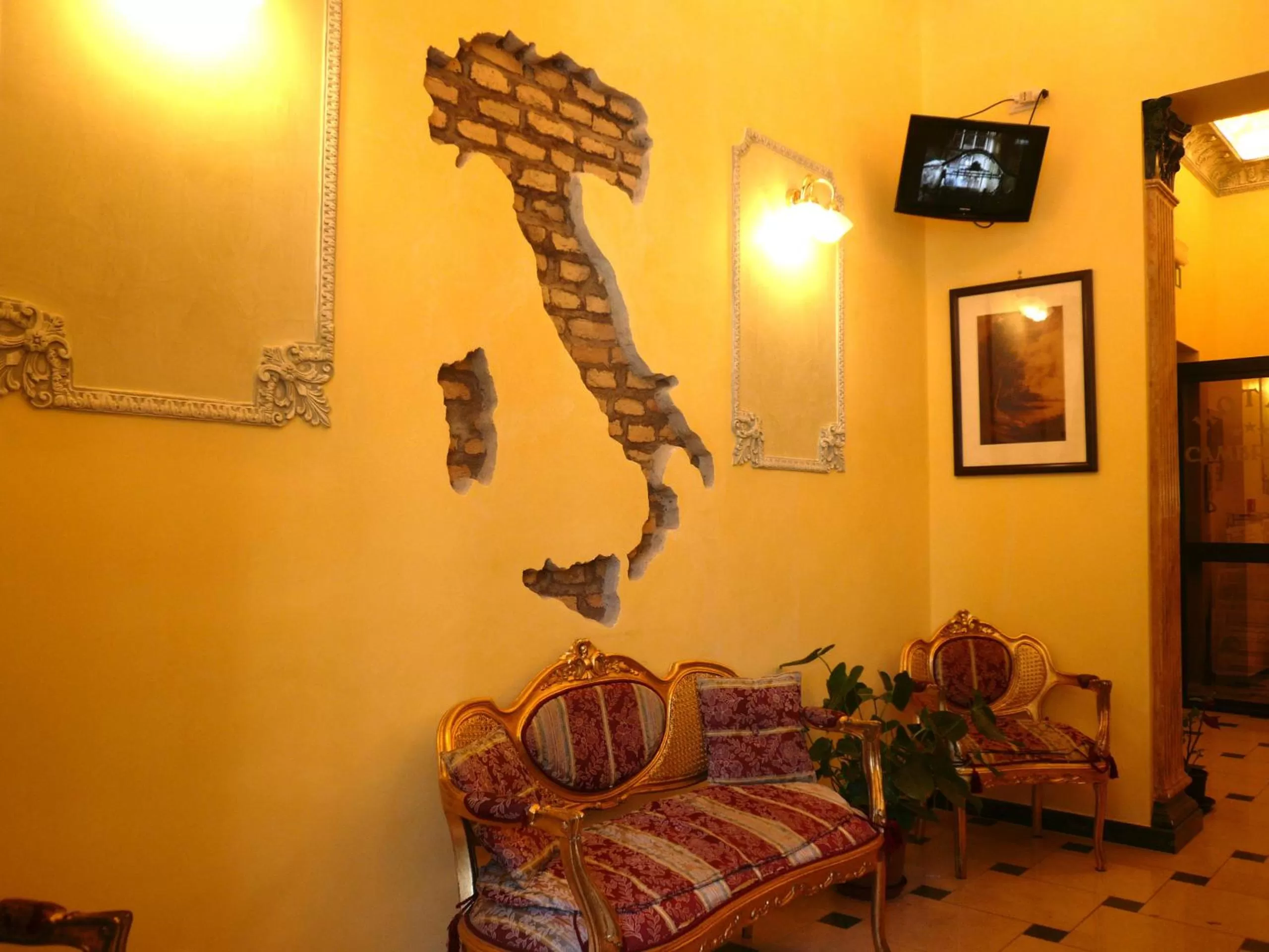 Lobby or reception in Cambridge Hotel