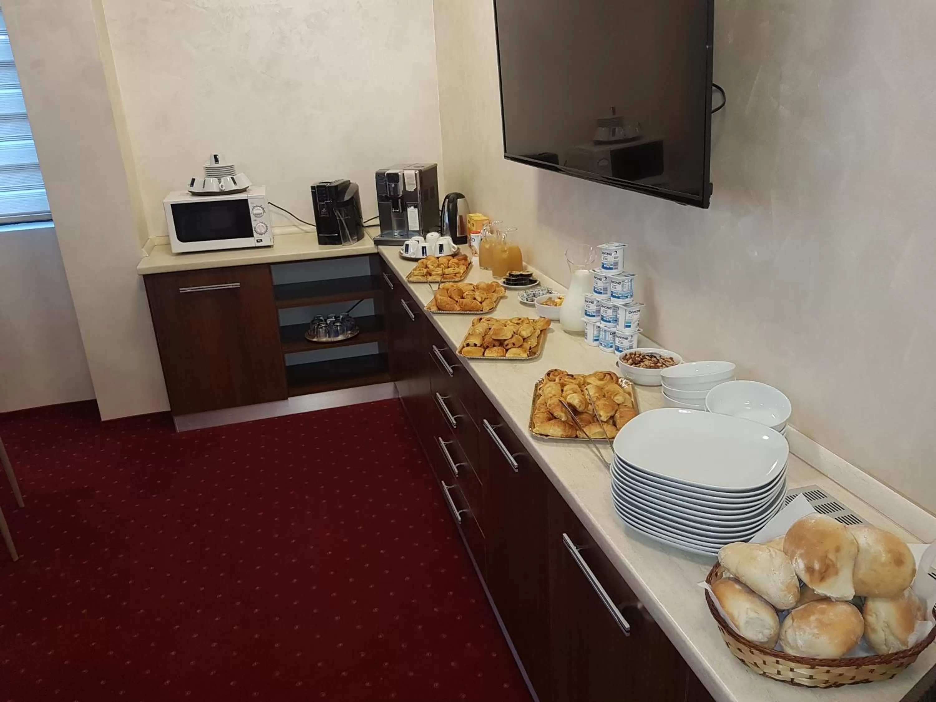 Breakfast, Kitchen/Kitchenette in Le Mer