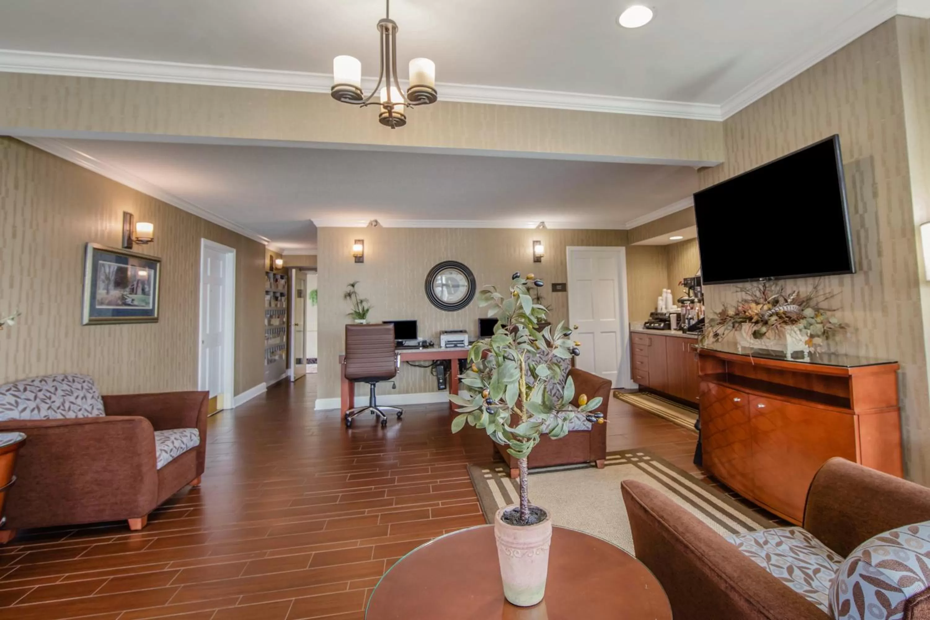 Lobby or reception in The Inn at Apple Valley, an Ascend Collection Hotel