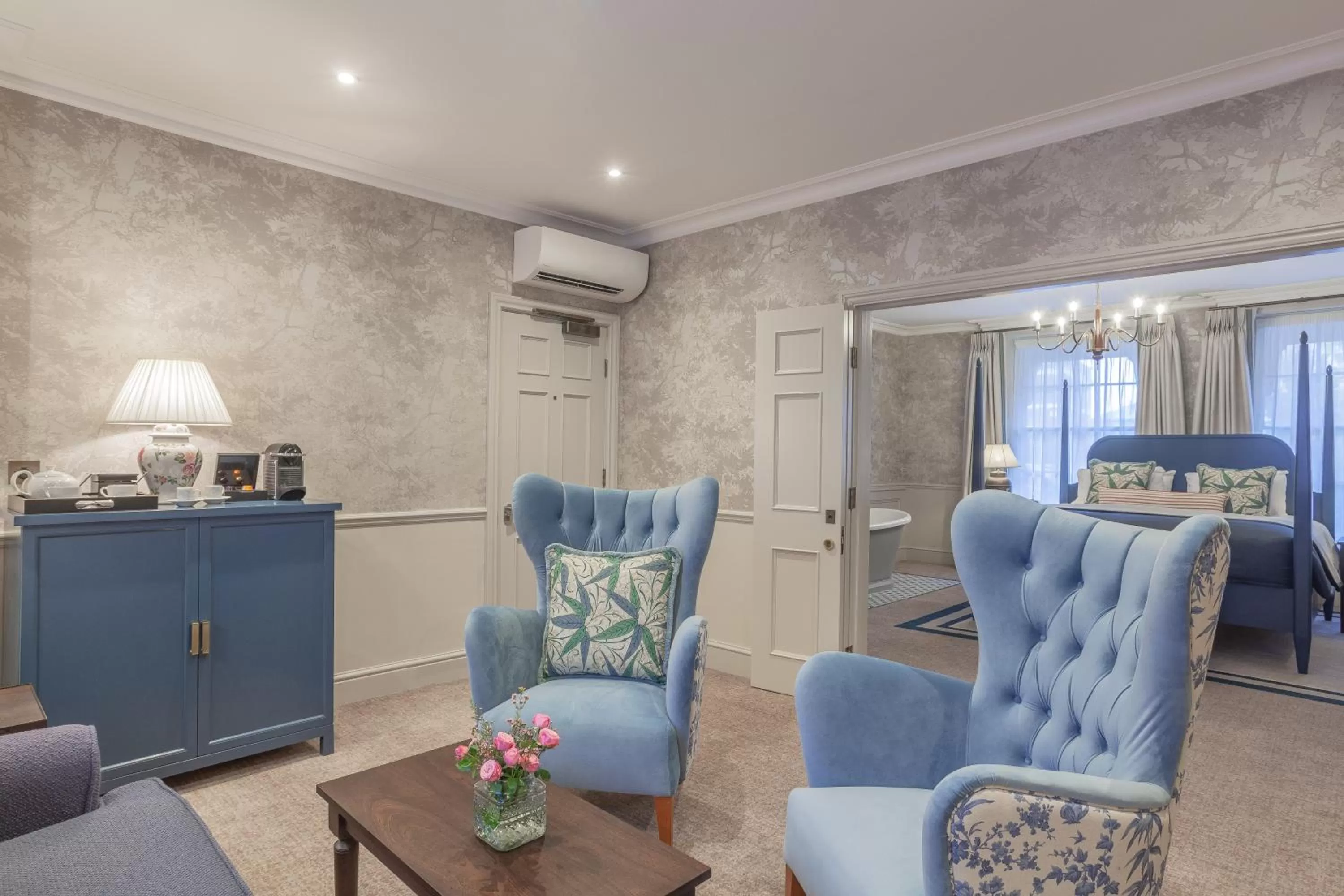 Living room in Richmond Hill Hotel