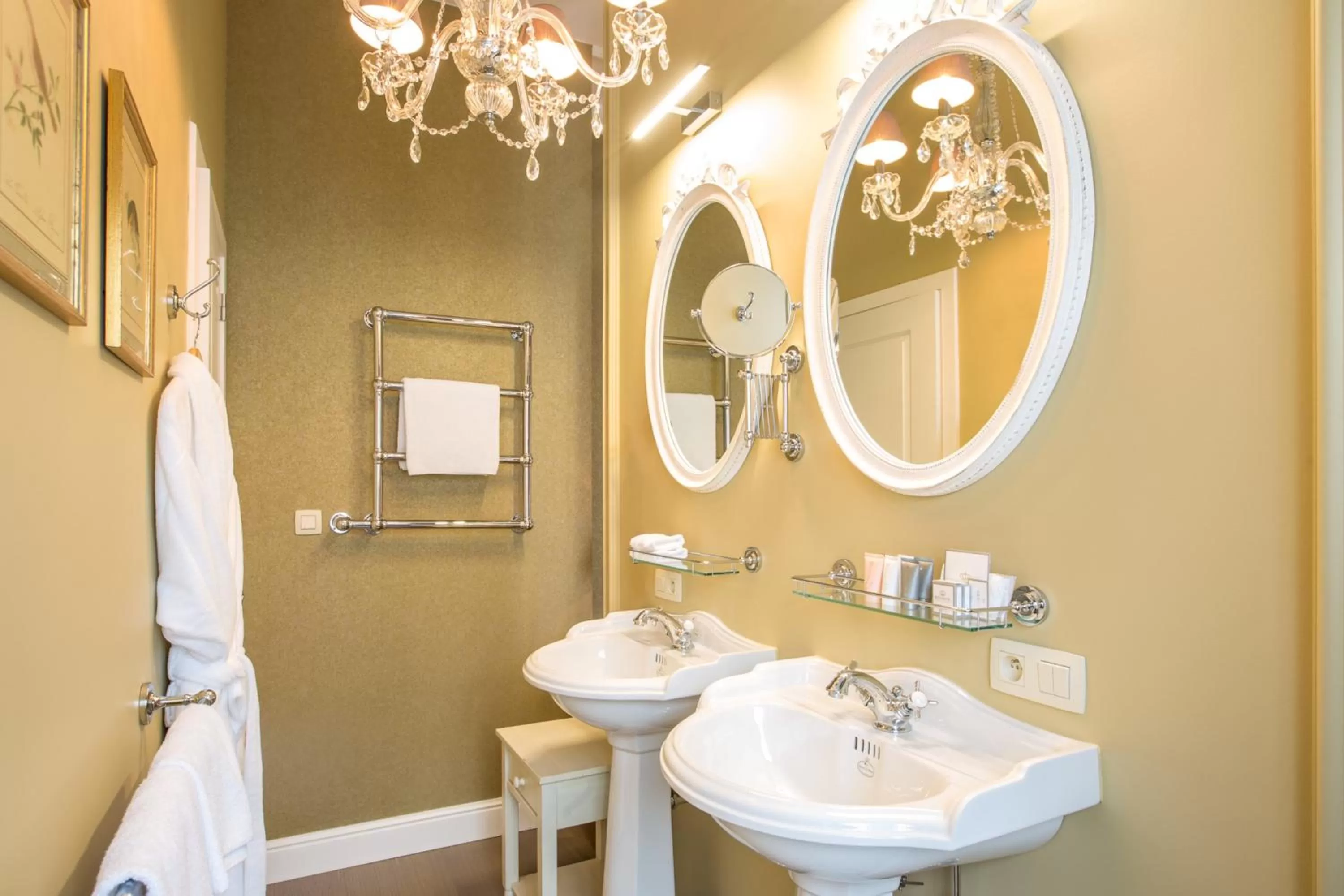 Bathroom in Boutique Hotel De Castillion