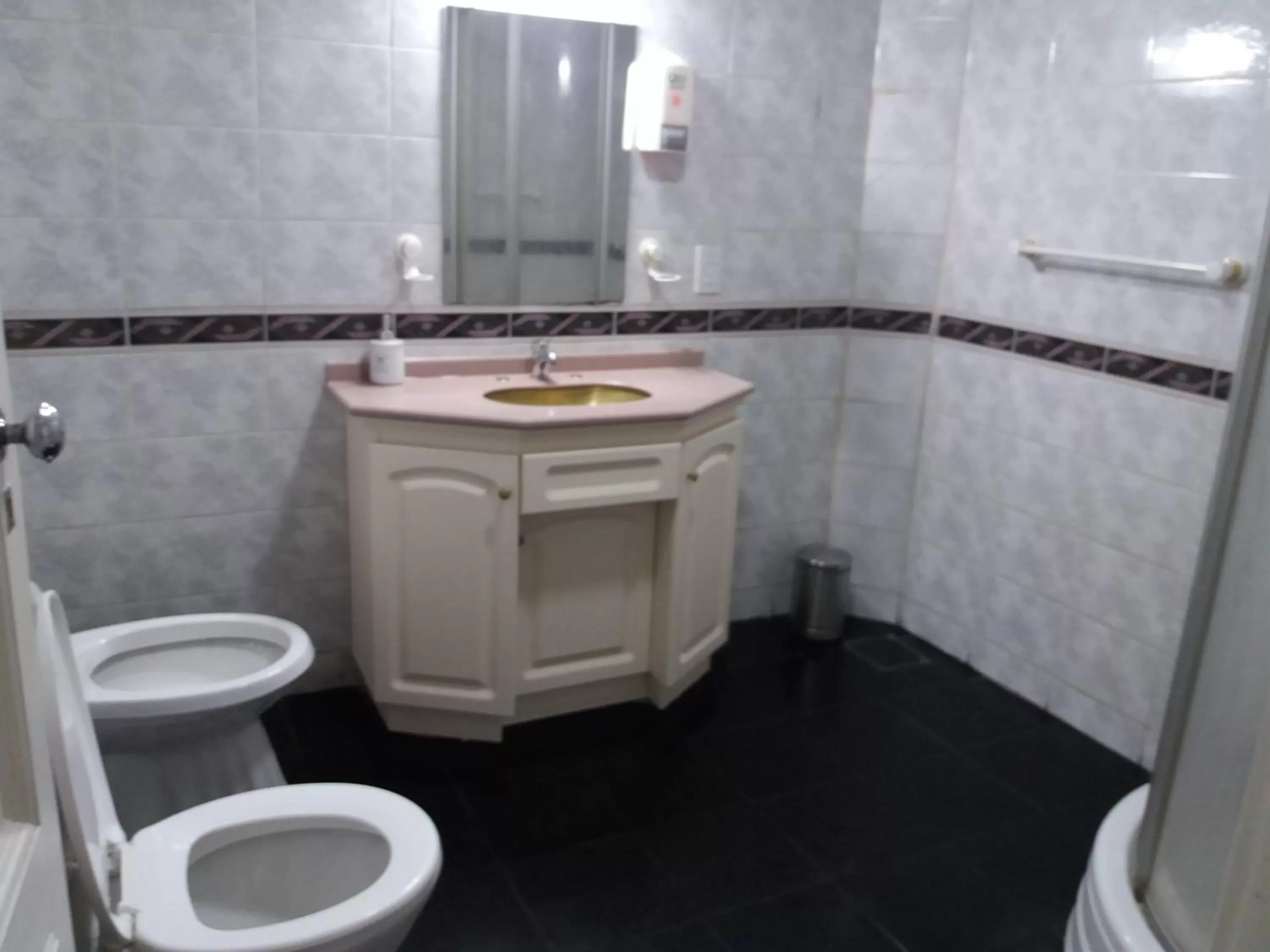 Area and facilities in Kalahat