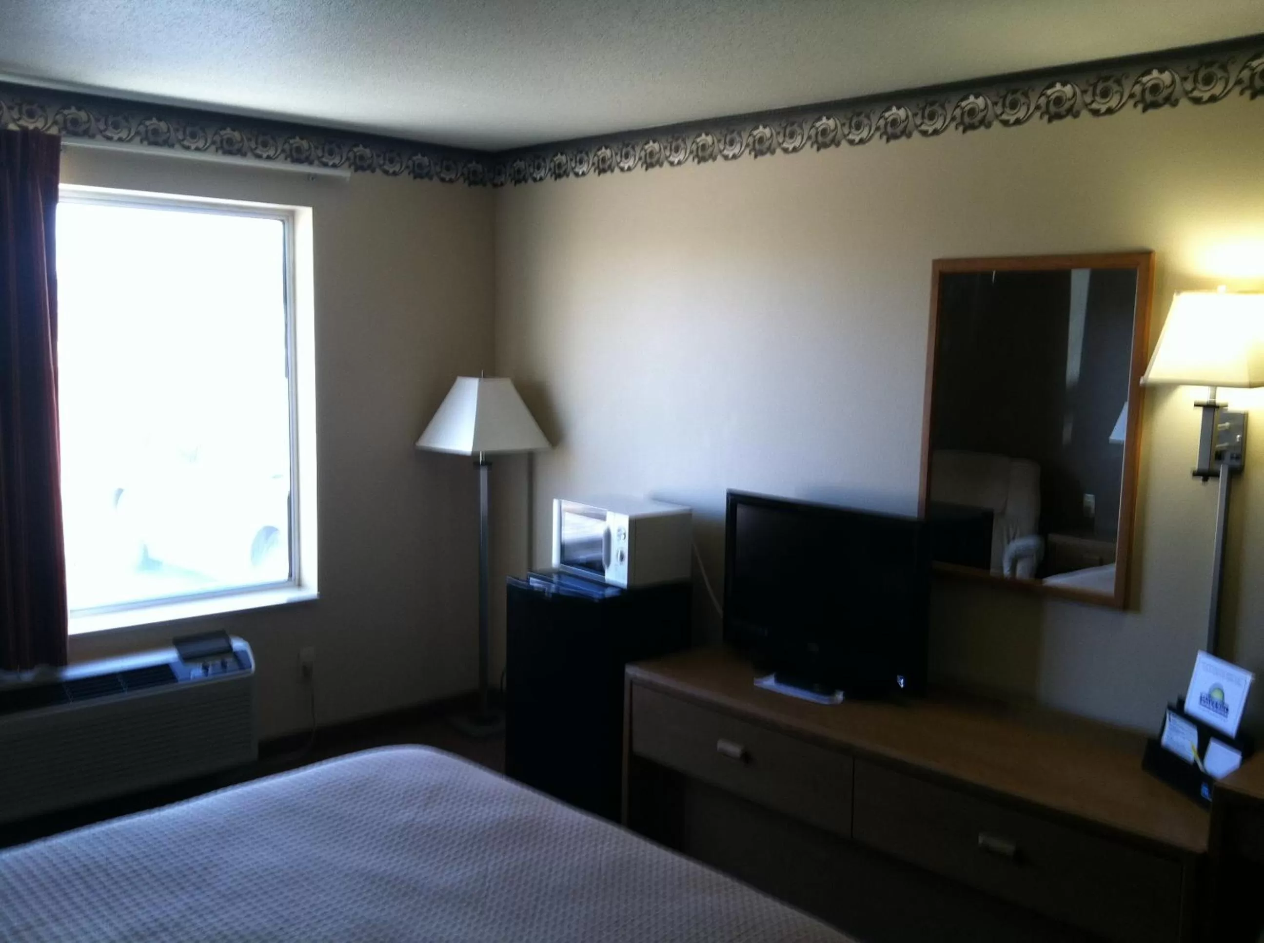 Bed in Days Inn by Wyndham Worthington