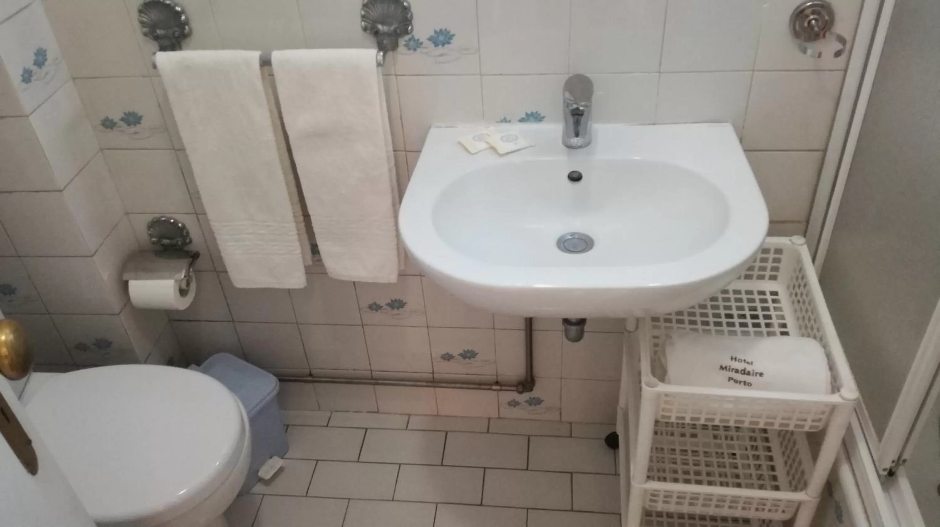 Bathroom in Hotel Mira D'Aire