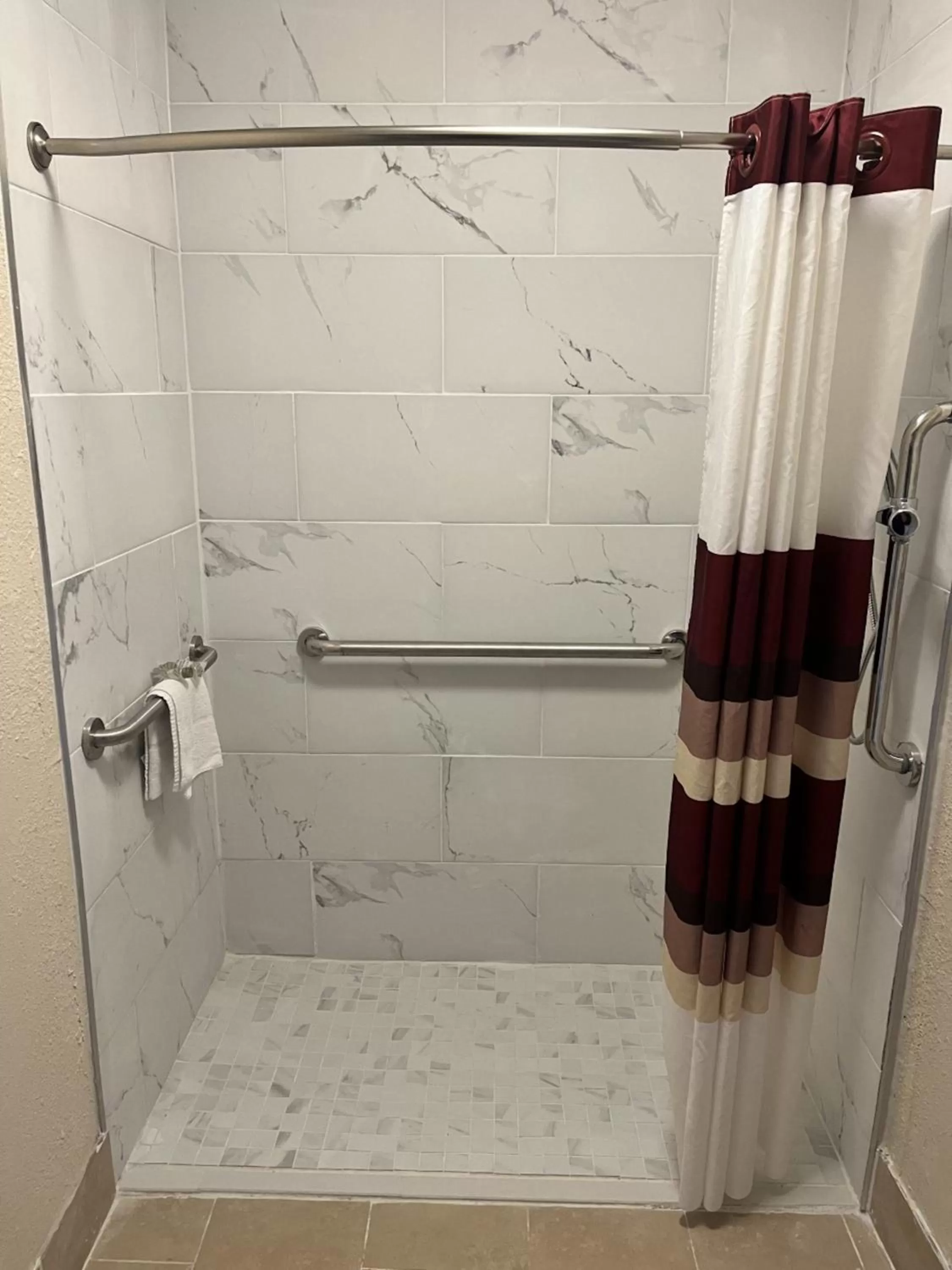 Bathroom in Red Roof Inn Dandridge