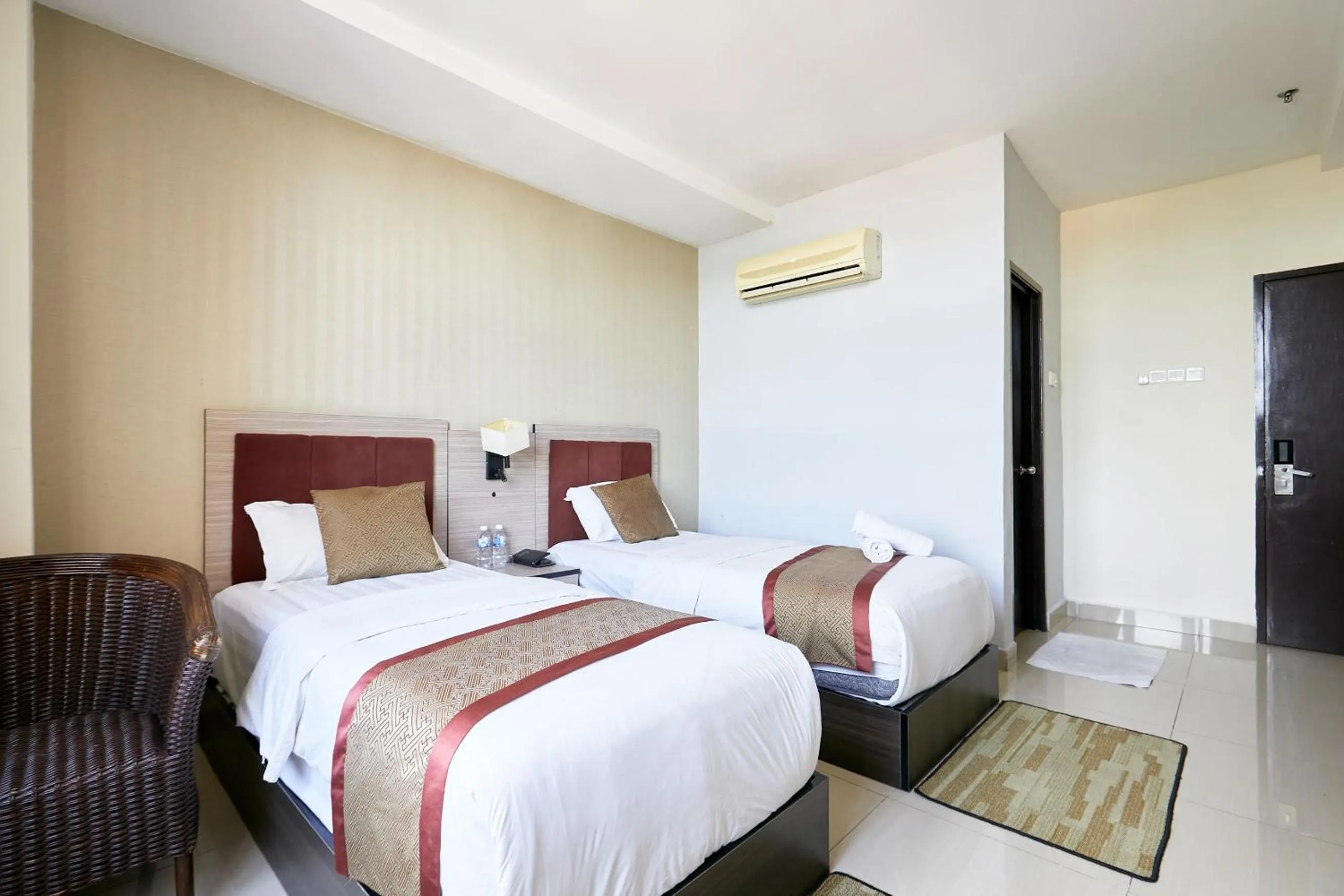 Bedroom in Dolphin Hotel, Chow Kit Kuala Lumpur