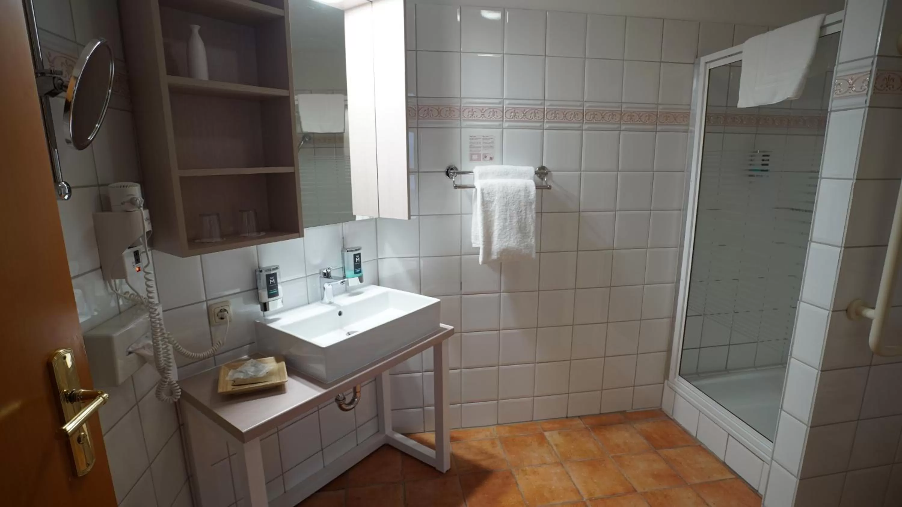 Bathroom in Dreiklang Business & Spa Resort