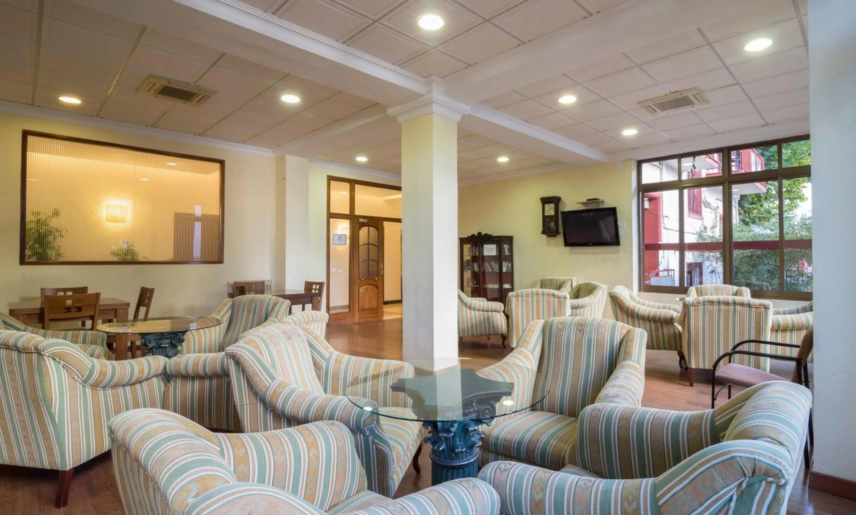 Communal lounge/ TV room in Hotel Andalucia