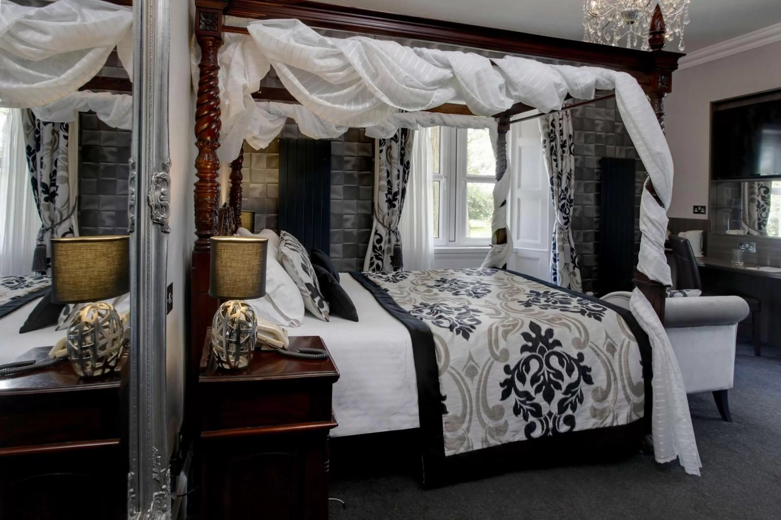 Bedroom, Bed in Dryfesdale Hotel - BW Signature Collection