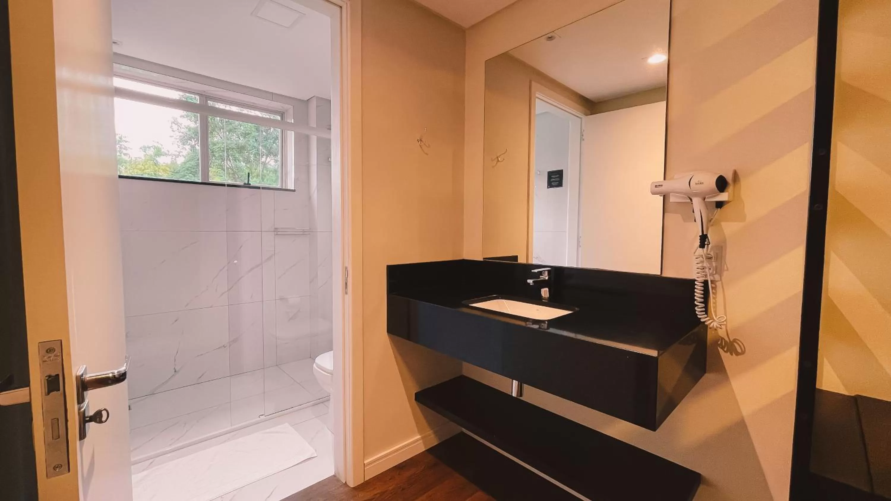 Bathroom in Verde Vale Hotel