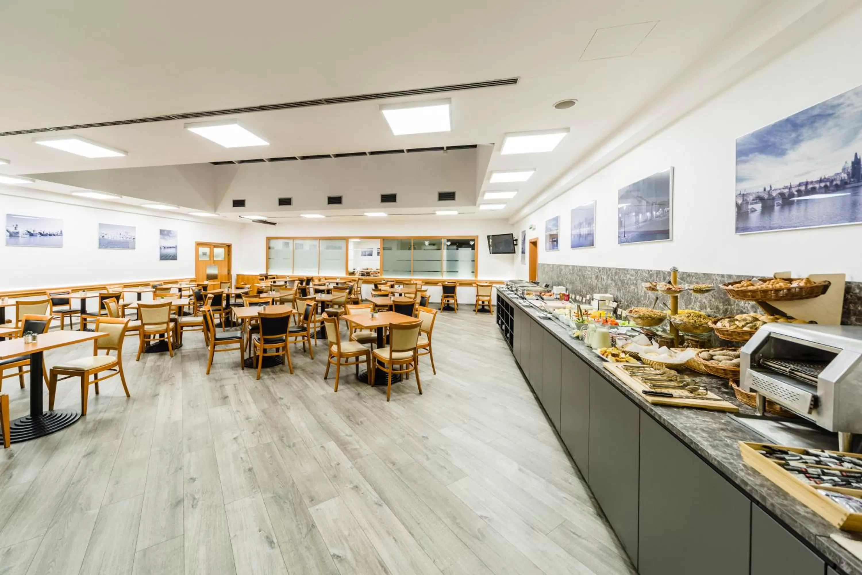 Breakfast in Archibald City