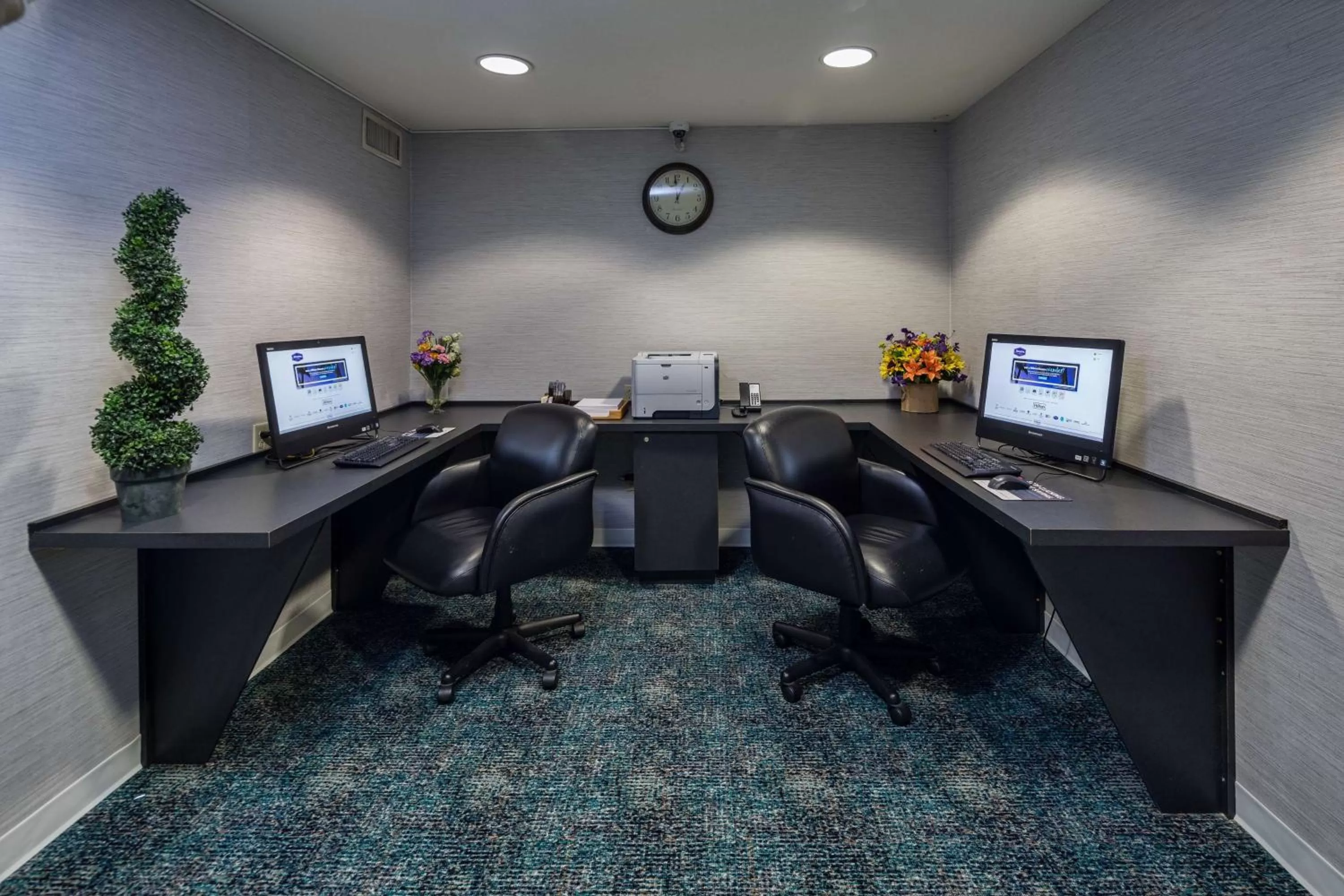 Business facilities in Hampton Inn San Francisco Airport