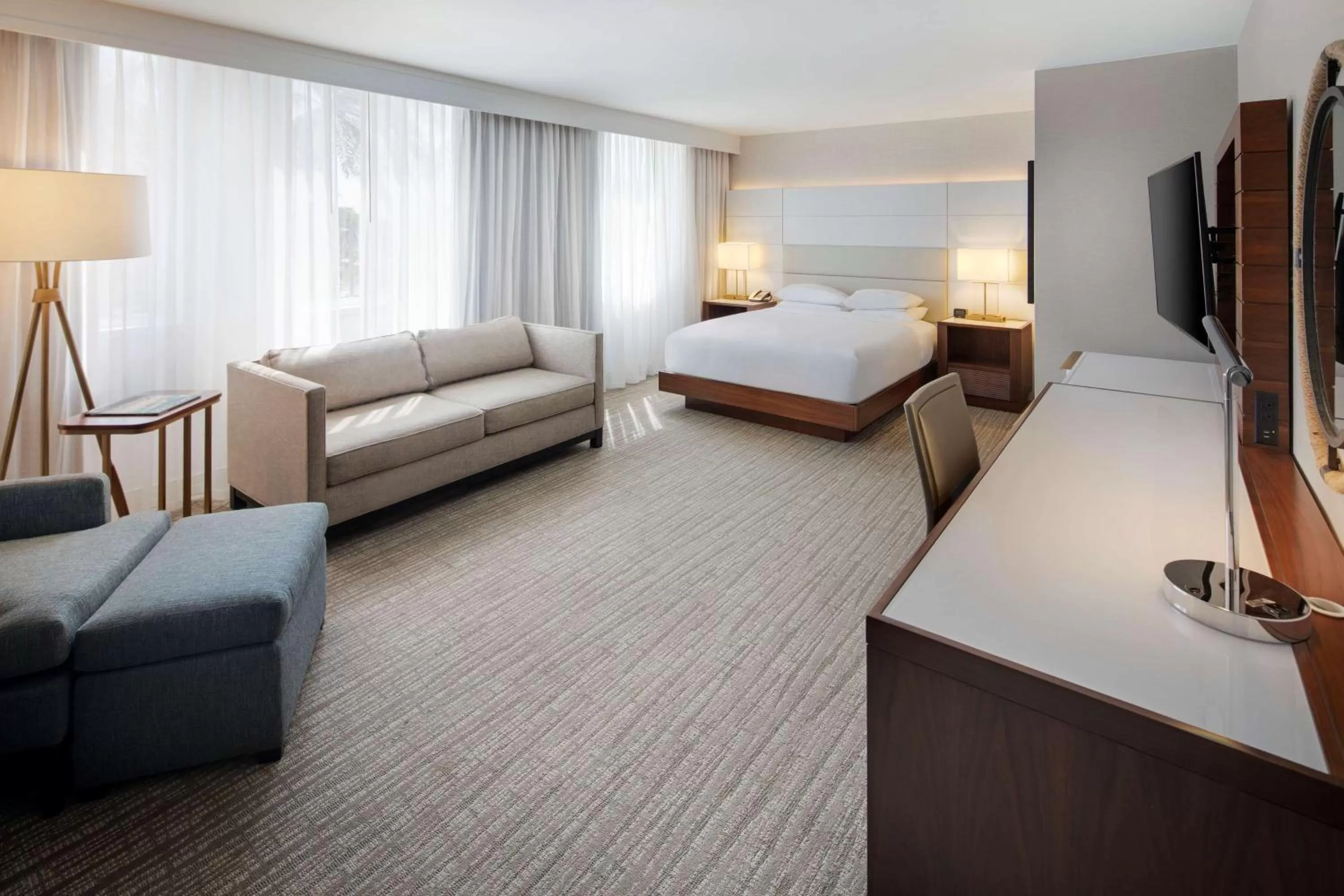 Living room, Bed in DoubleTree by Hilton Hotel Deerfield Beach Boca Raton