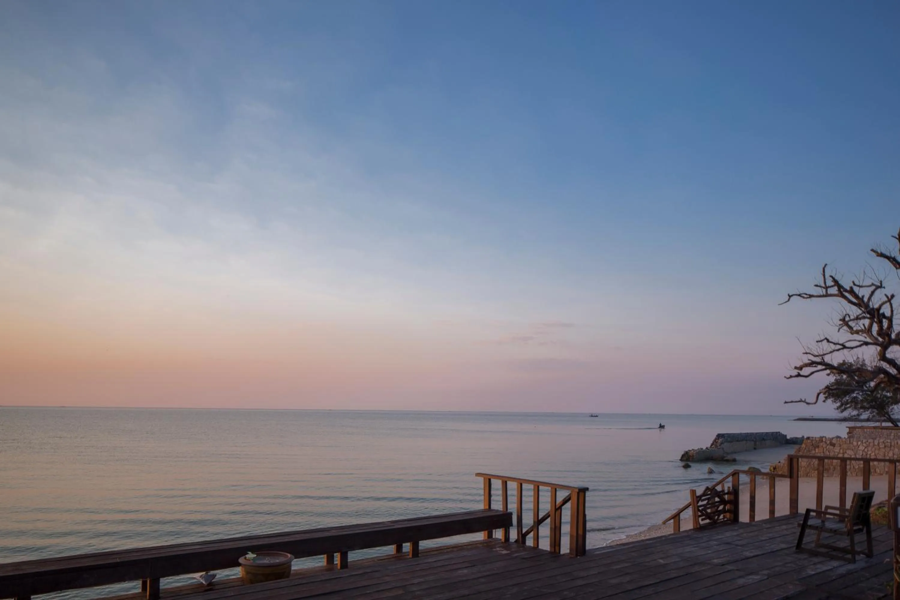 Beach in i Tara Resort & Spa