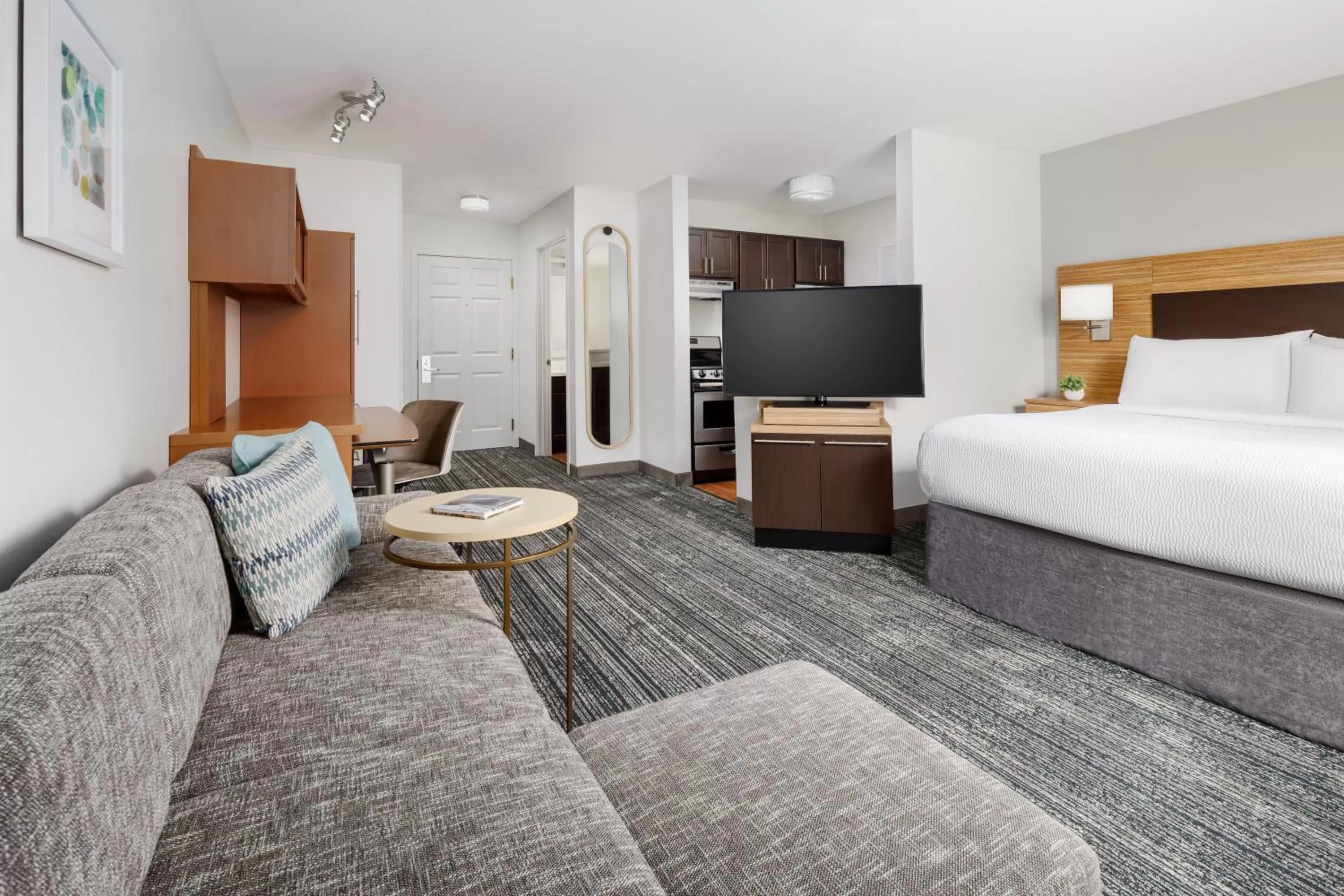 Bed in TownePlace Suites Manchester-Boston Regional Airport