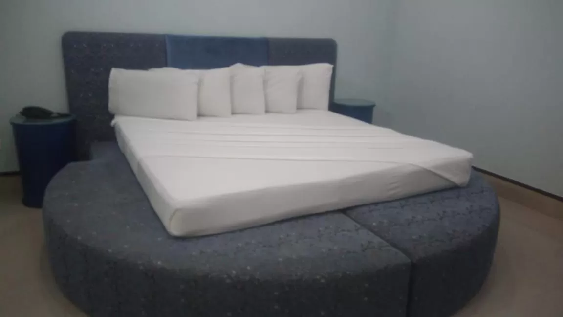 Bed in Hotel Grace inn