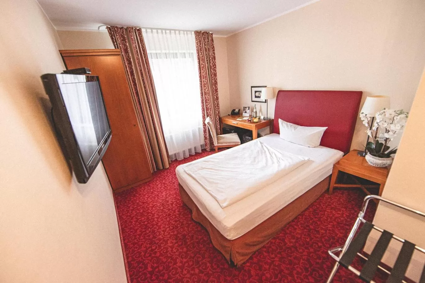 Photo of the whole room, Bed in PLAZA INN Recklinghausen