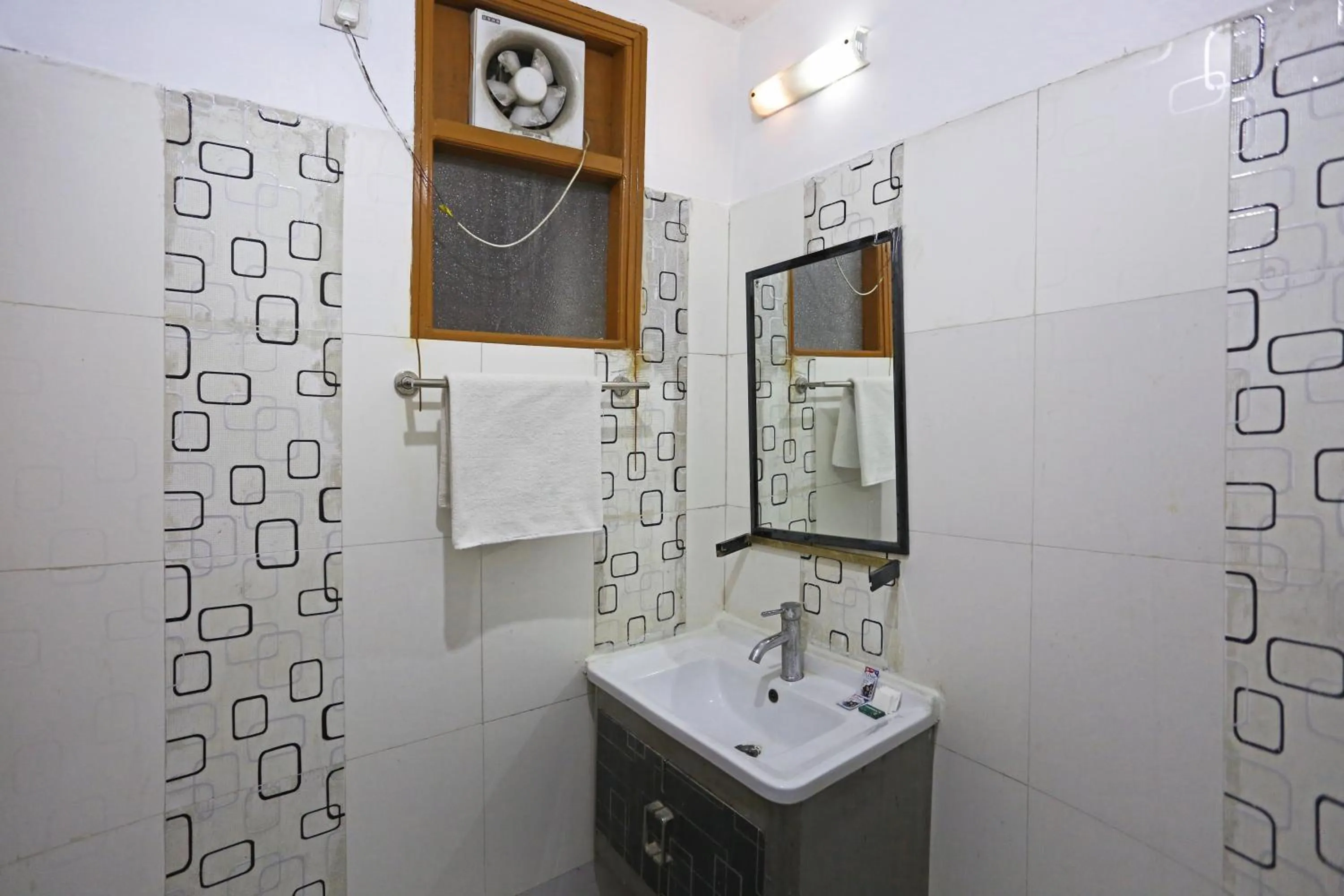 Bathroom in Hotel Aeroporto Nearest Landmark Aerocity delhi