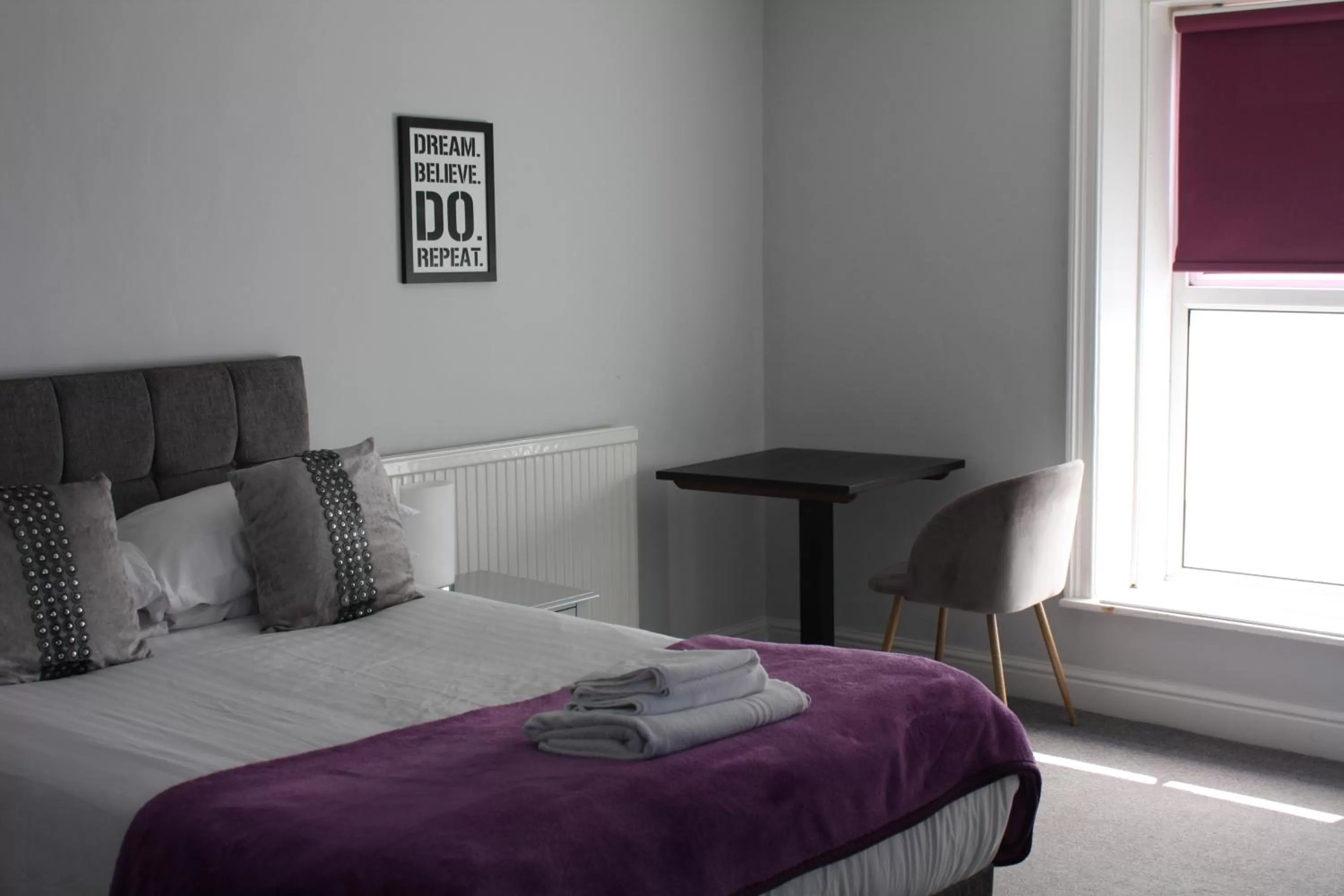 Bed in Watton Vibe Hotel