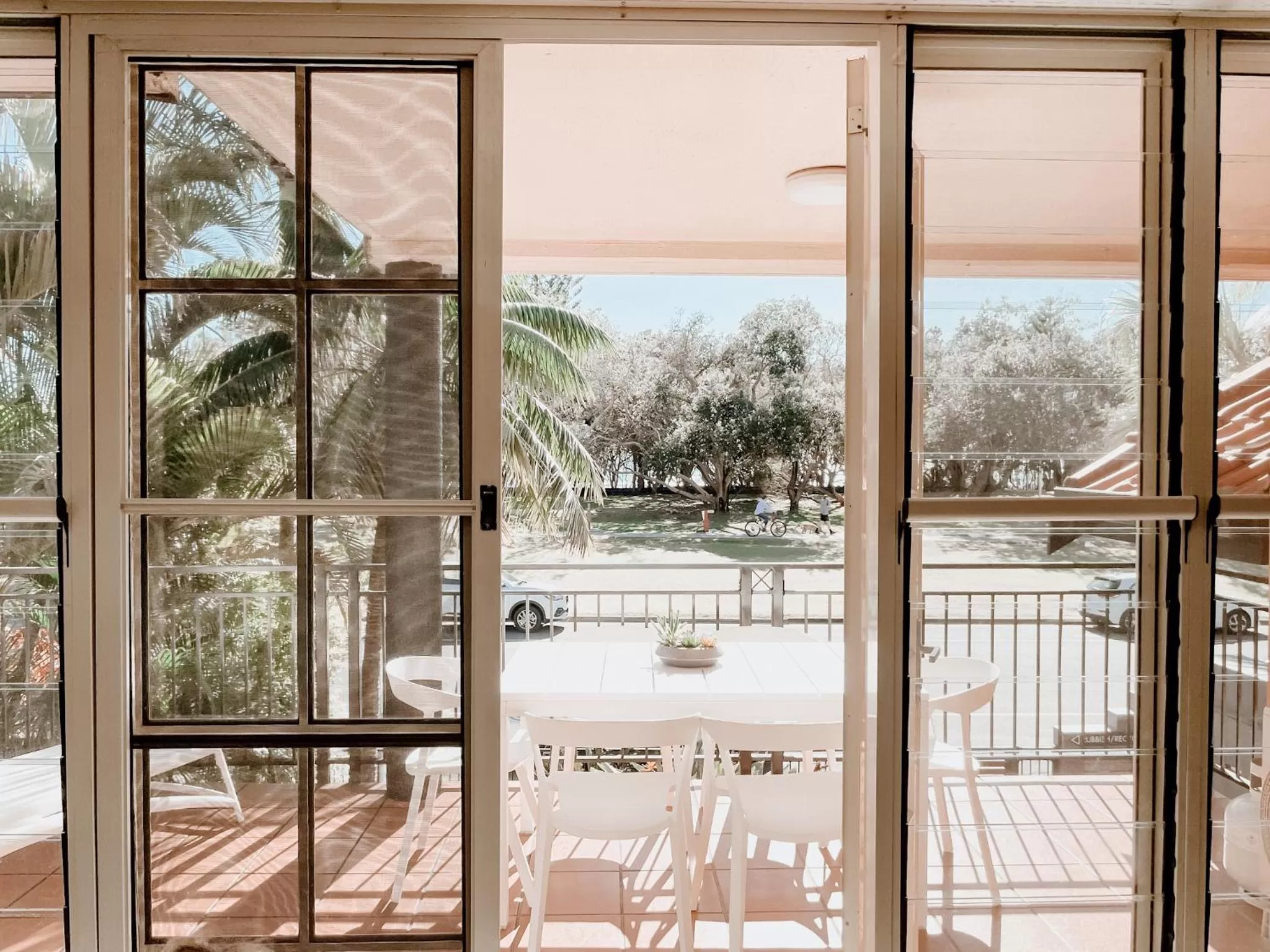 Sea Breeze on Main Beach